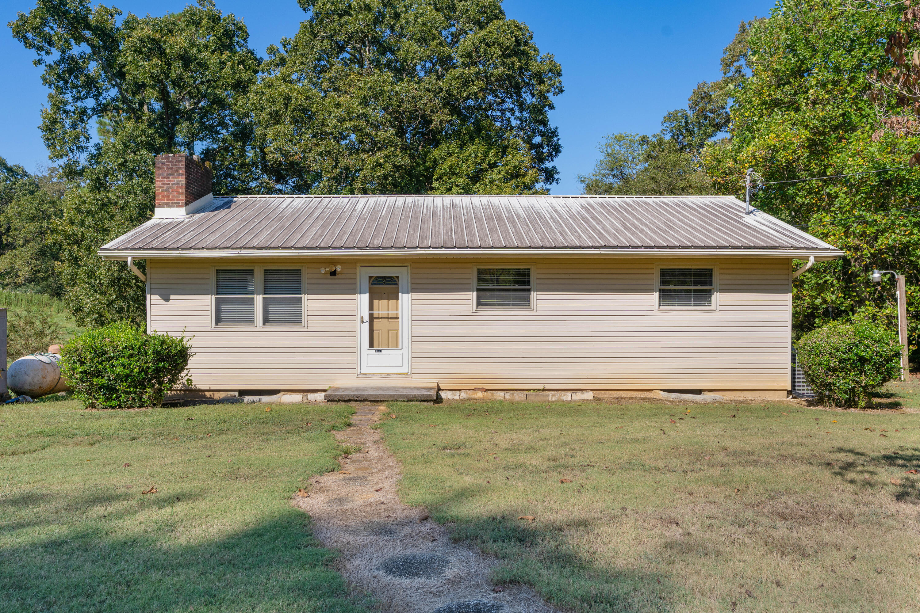 3521 NE Chatata Valley Road