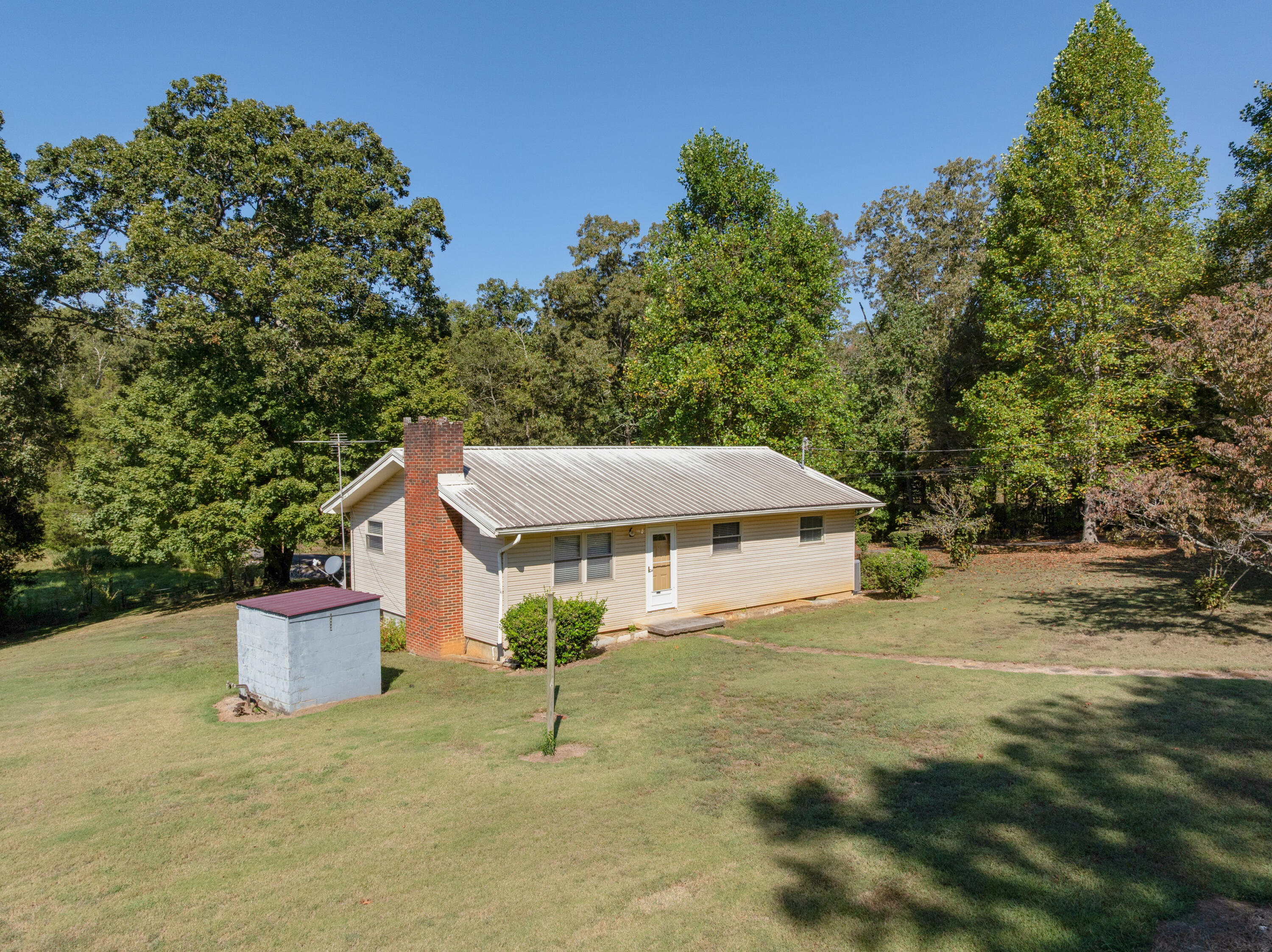 3521 NE Chatata Valley Road