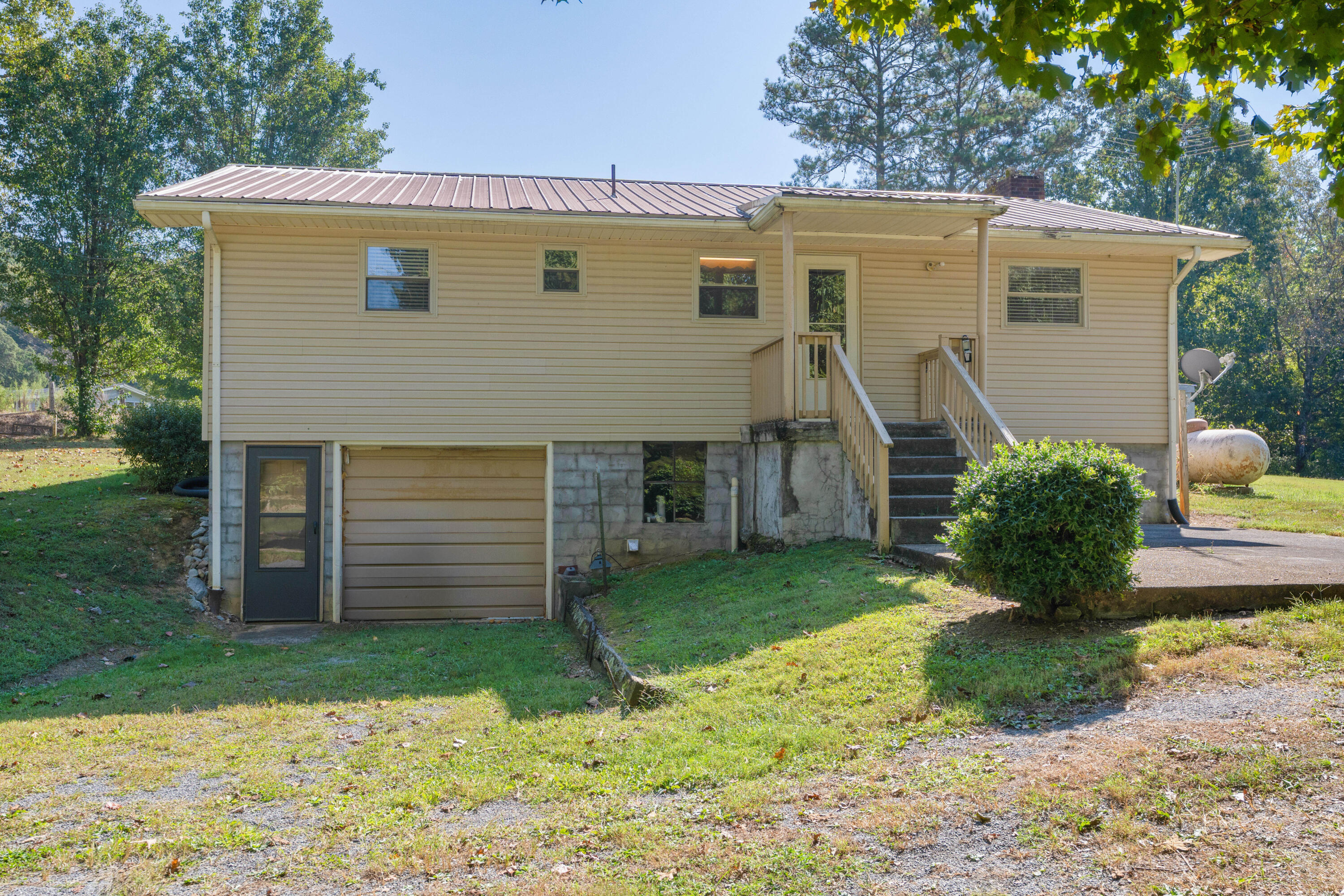 3521 NE Chatata Valley Road
