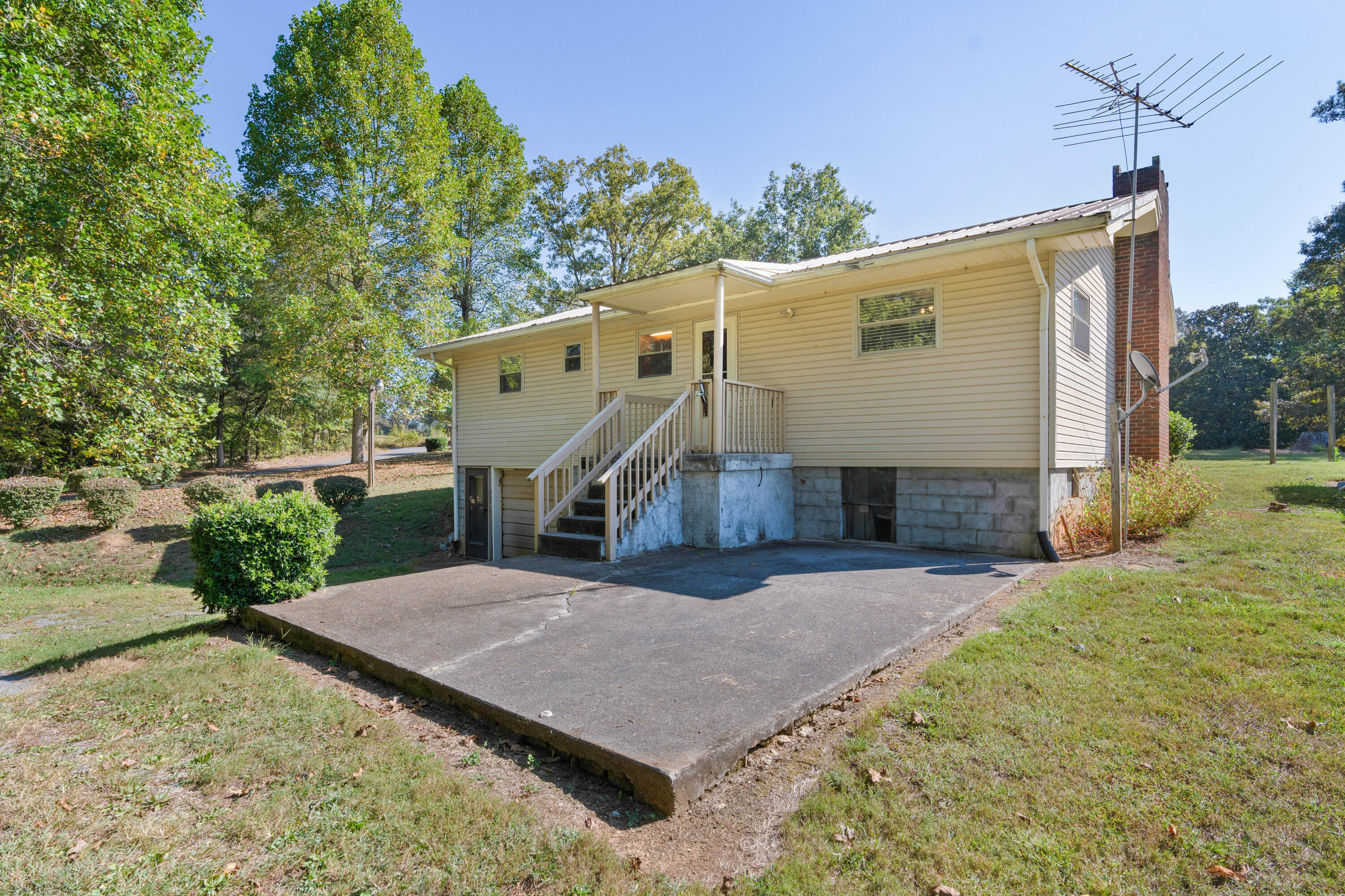 3521 NE Chatata Valley Road