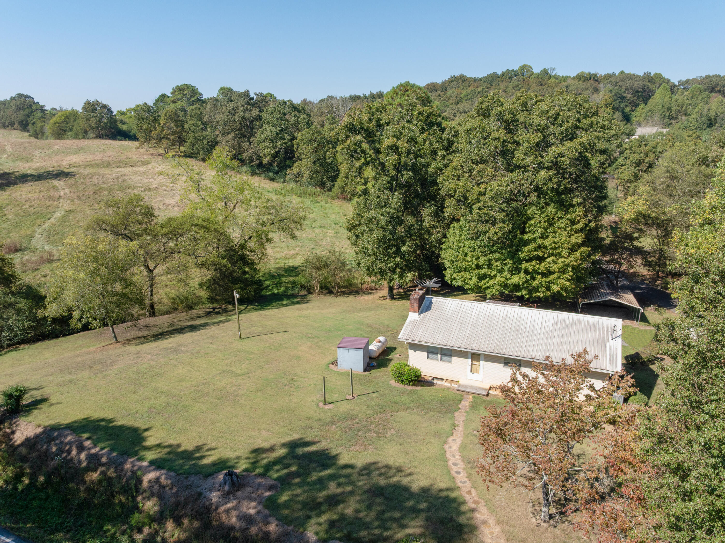 3521 NE Chatata Valley Road