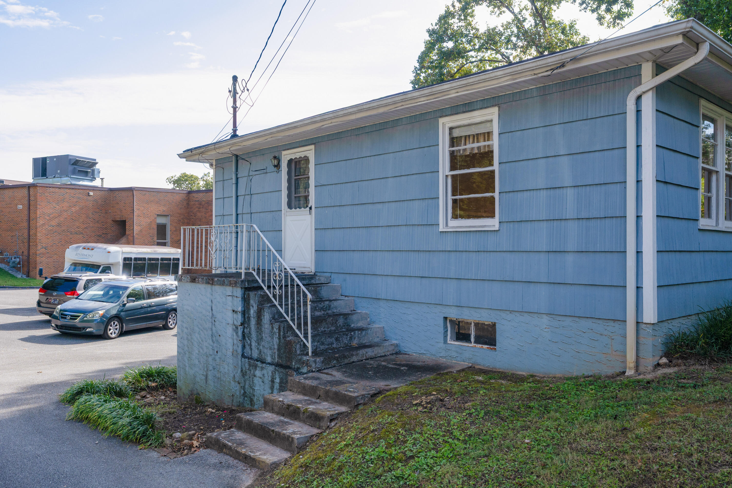 3351 Black Oak Circle