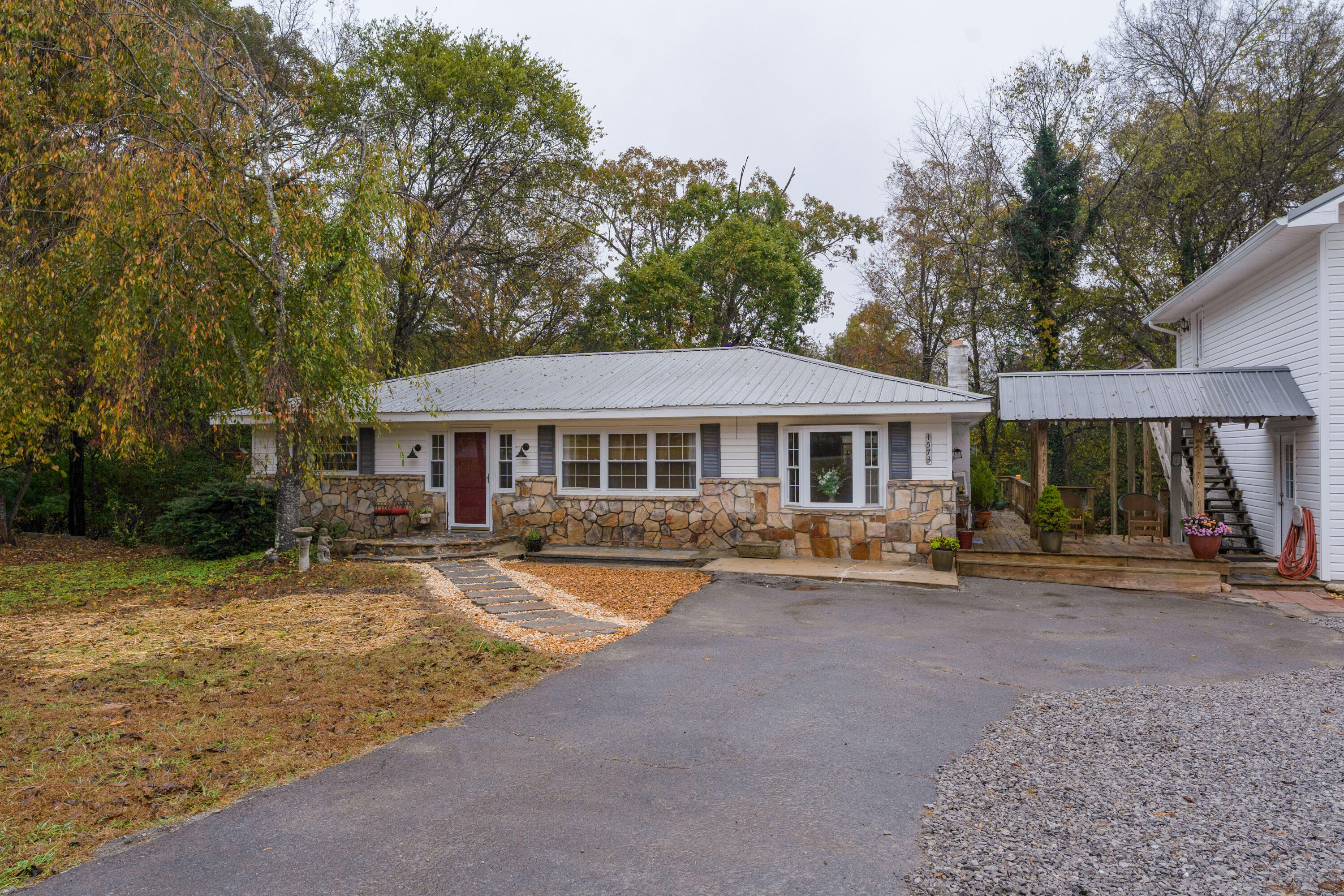 1573 Highway 157