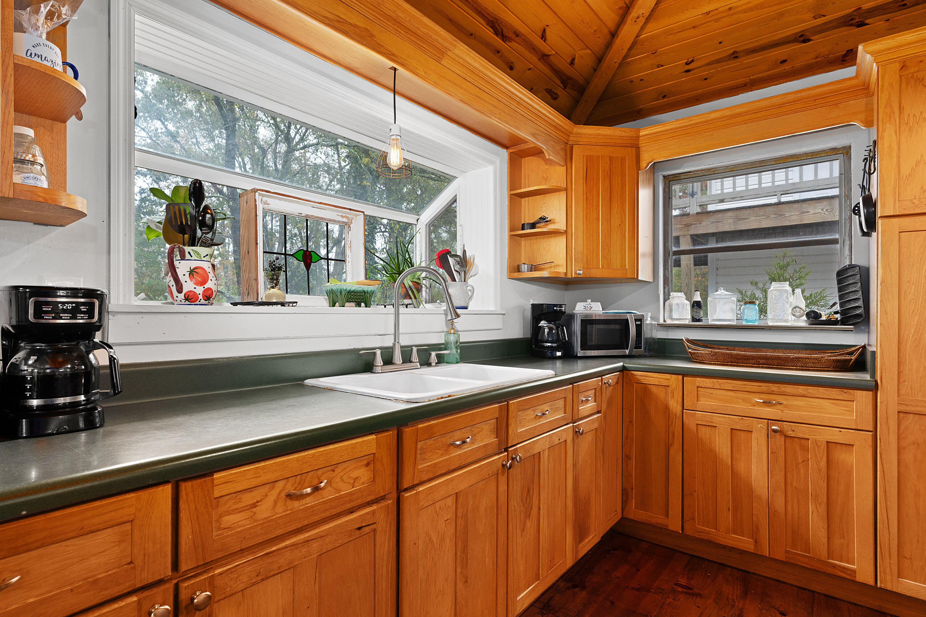 1573 Highway 157