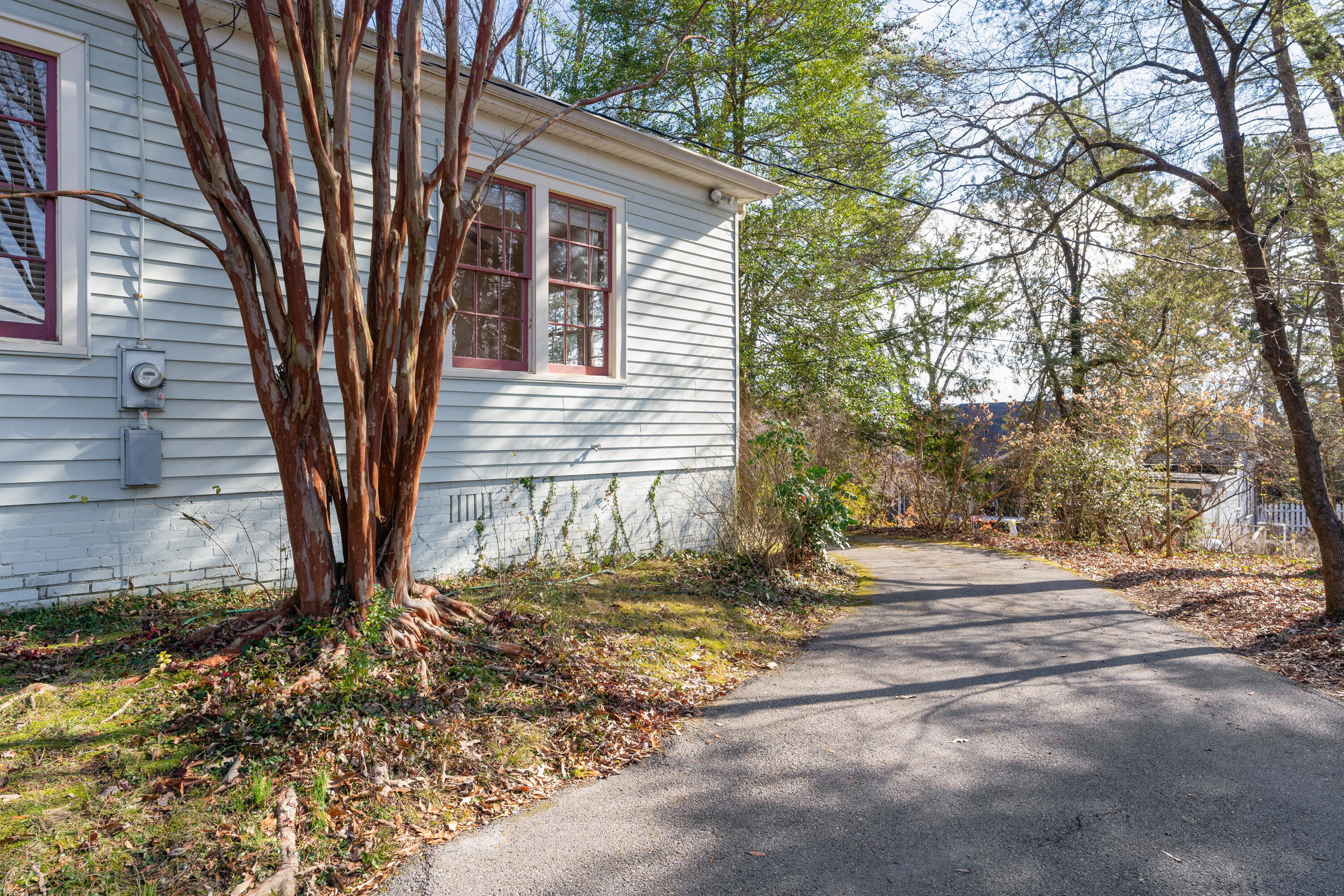 900 Avon Place