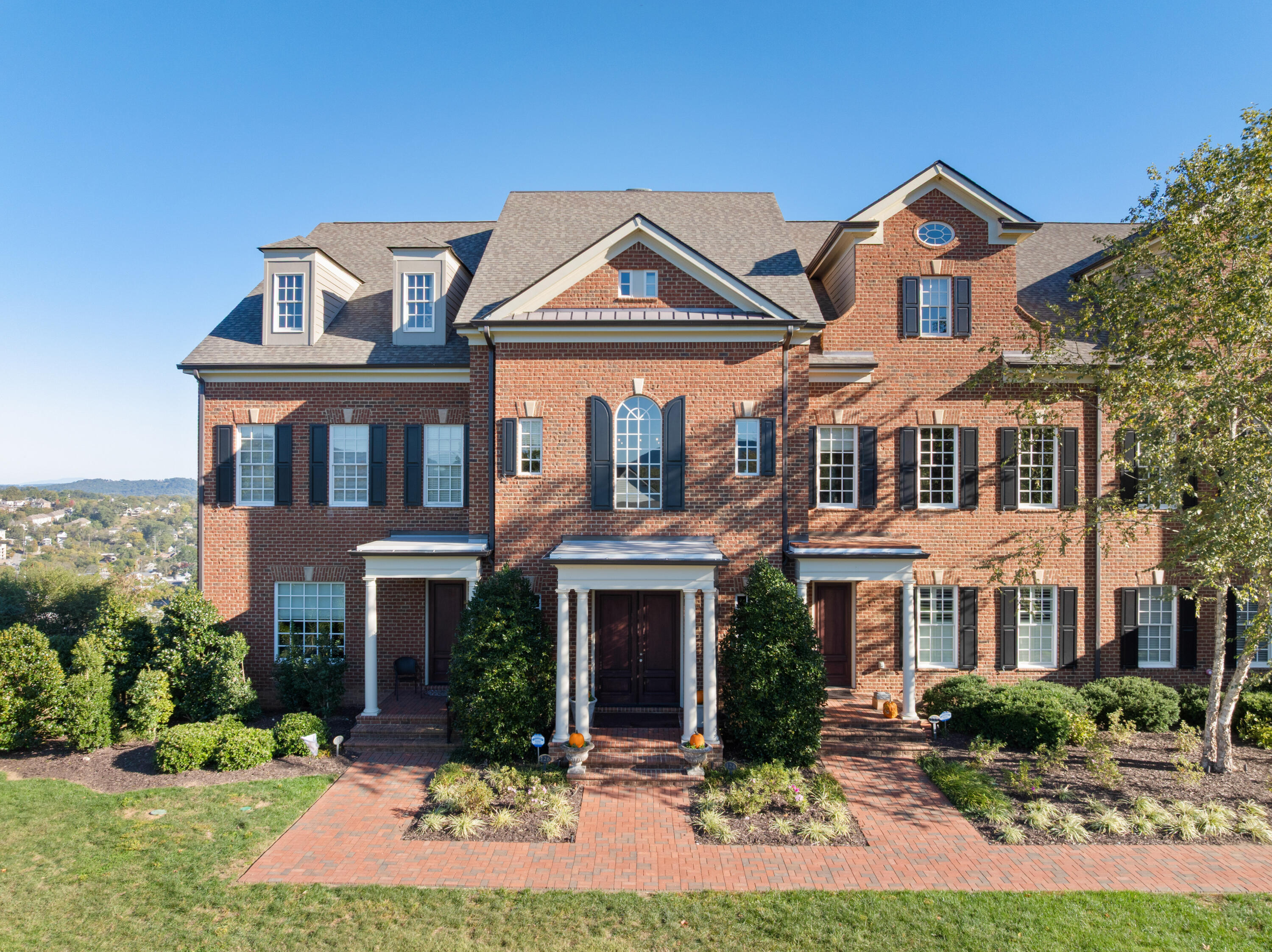 554 Whitehall Road, 124