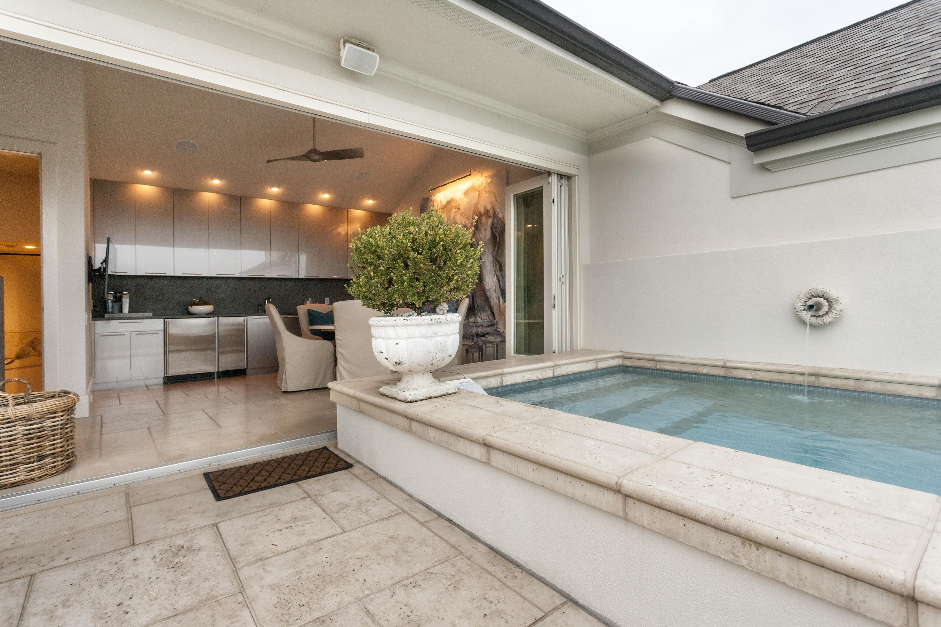 554 Whitehall Road, 124
