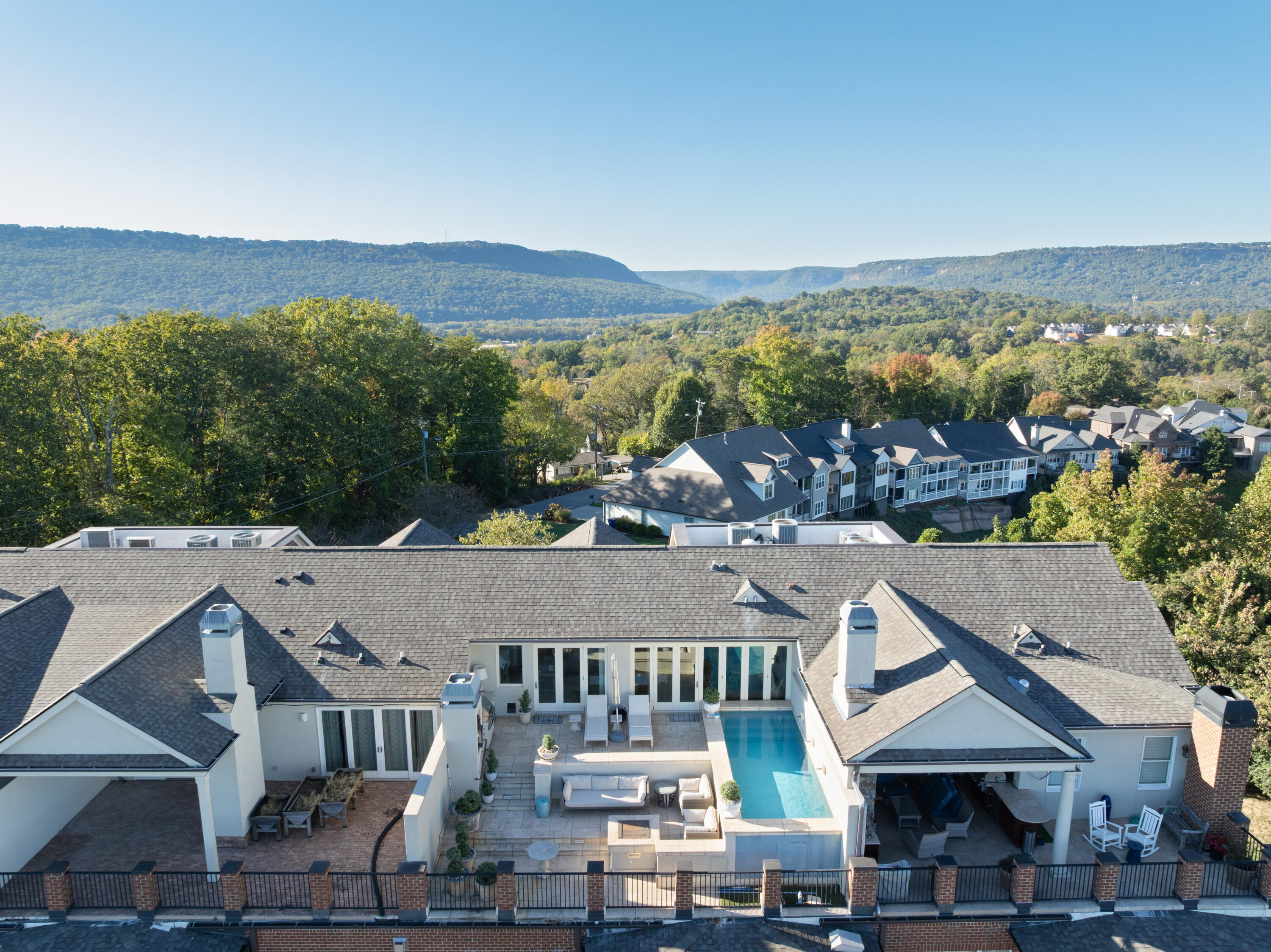 554 Whitehall Road, 124