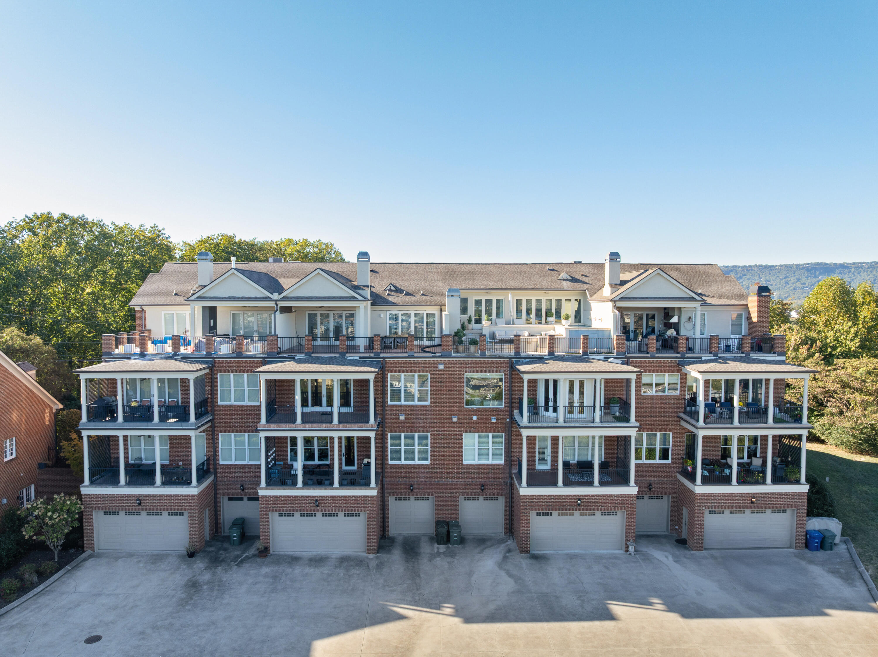 554 Whitehall Road, 124