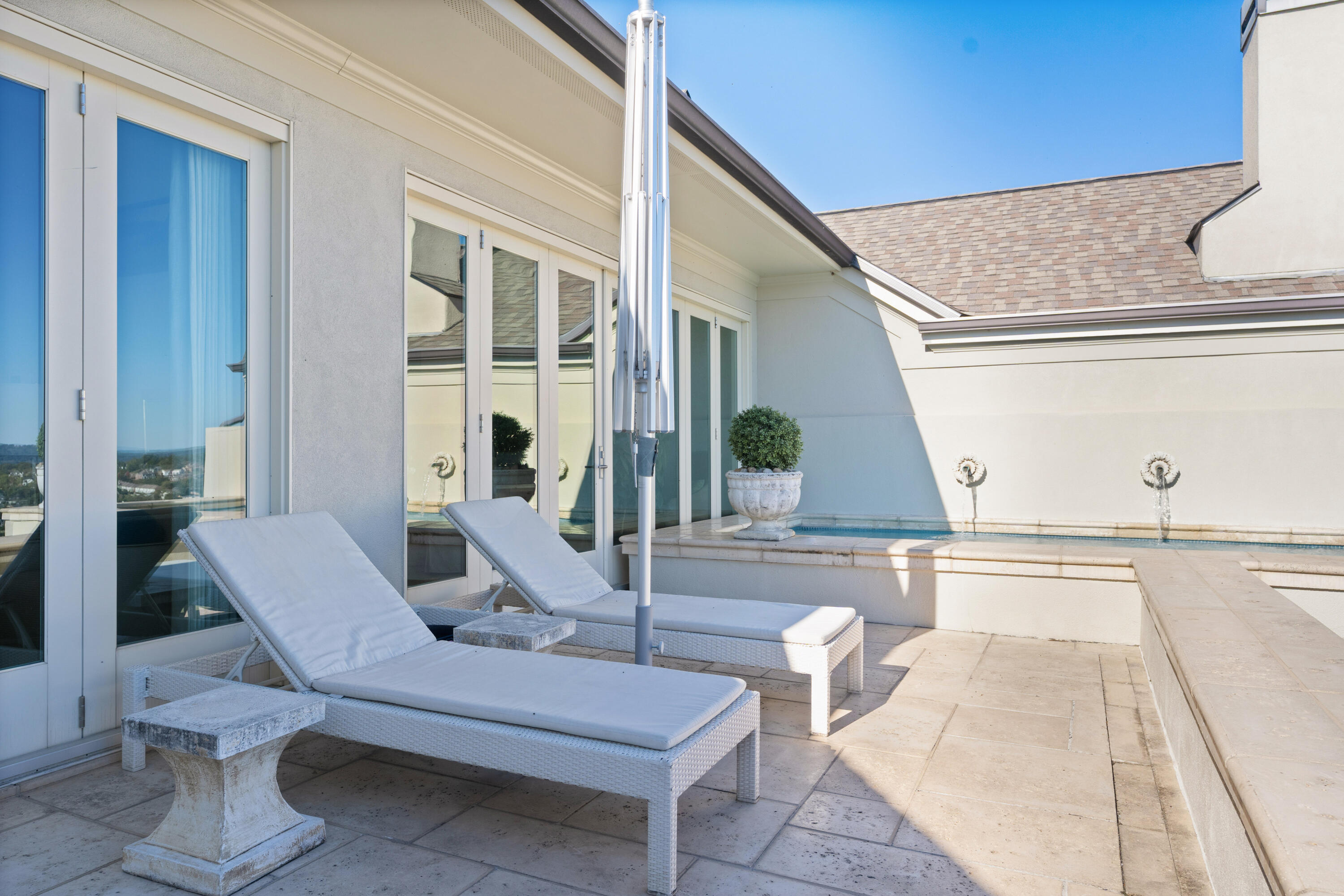 554 Whitehall Road, 124