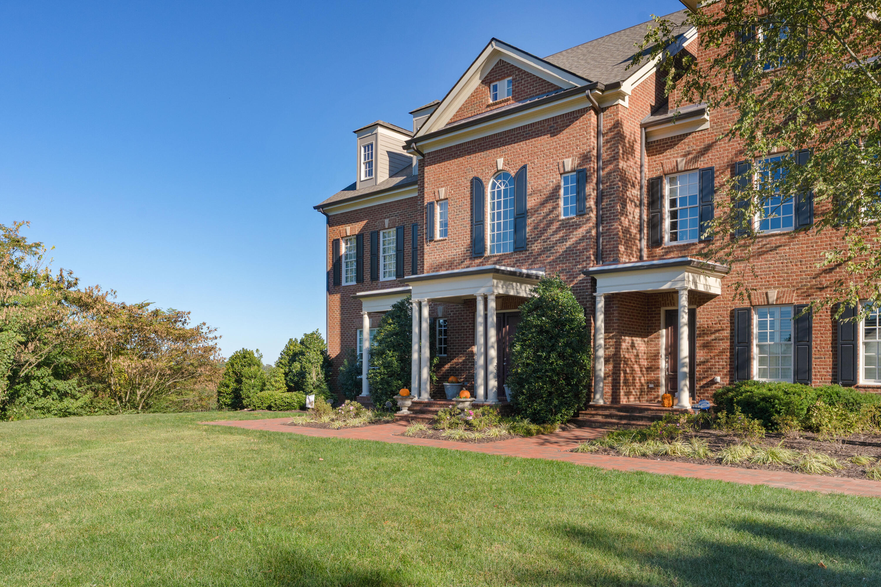 554 Whitehall Road, 124