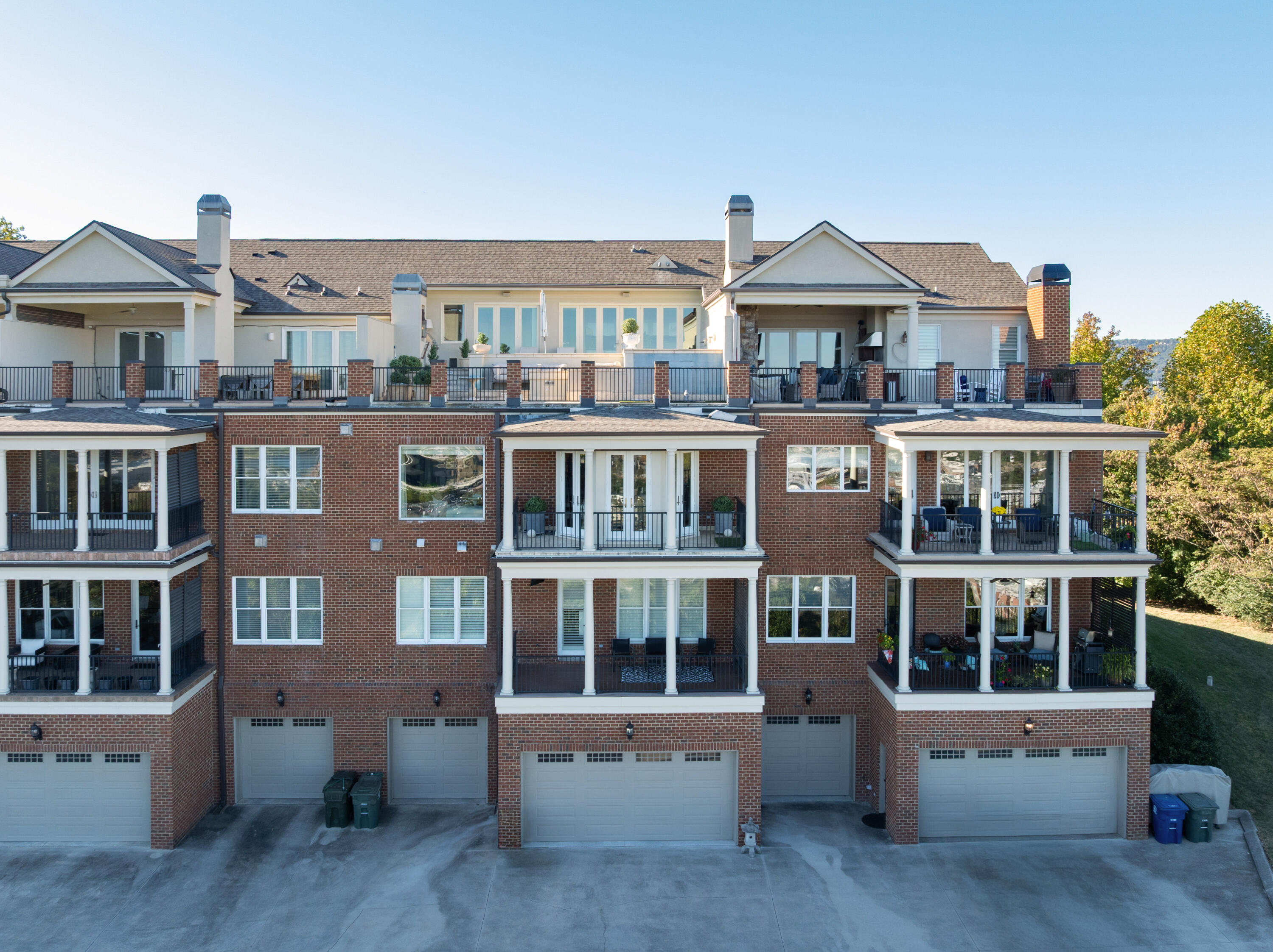 554 Whitehall Road, 124