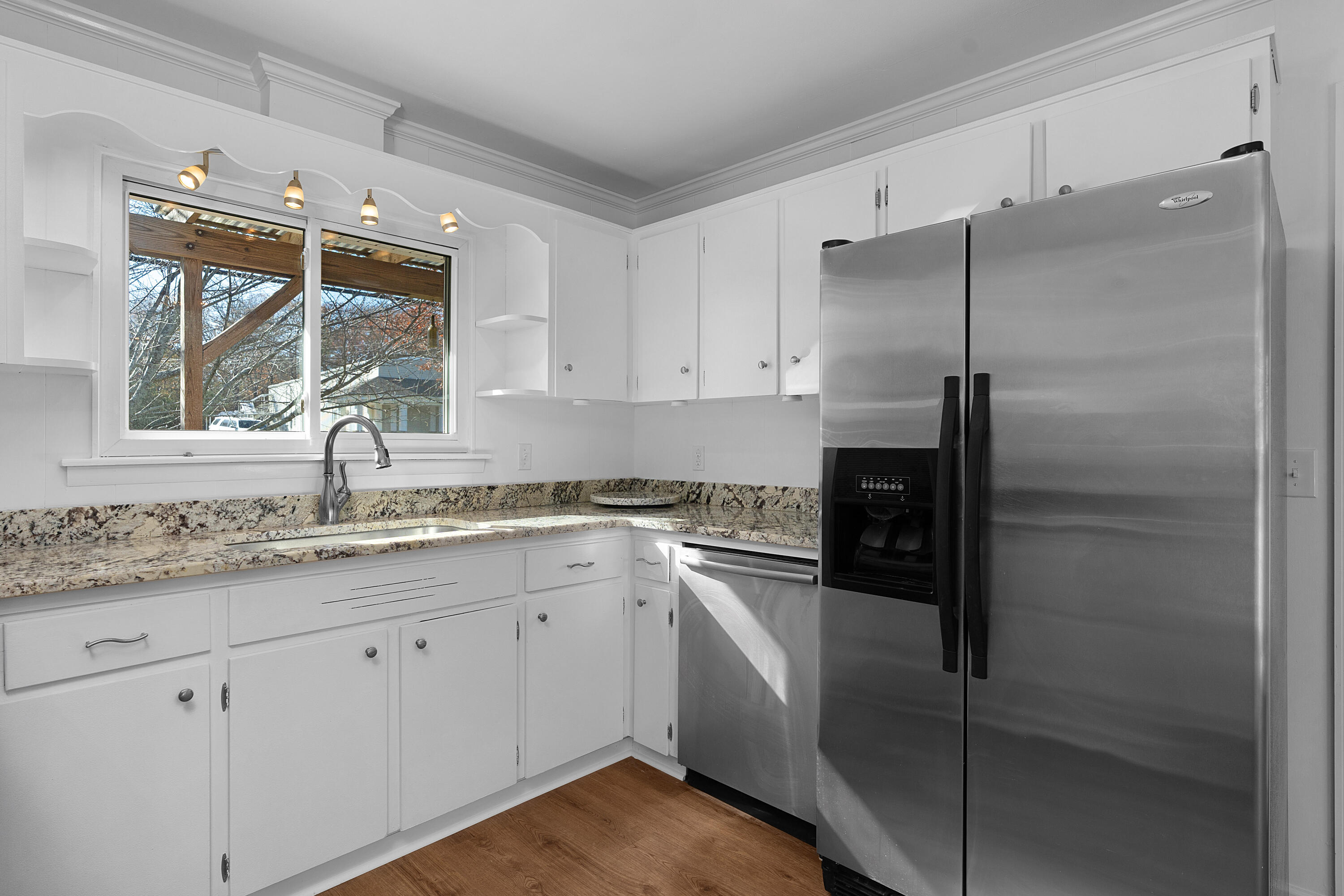 2804 Taft Highway
