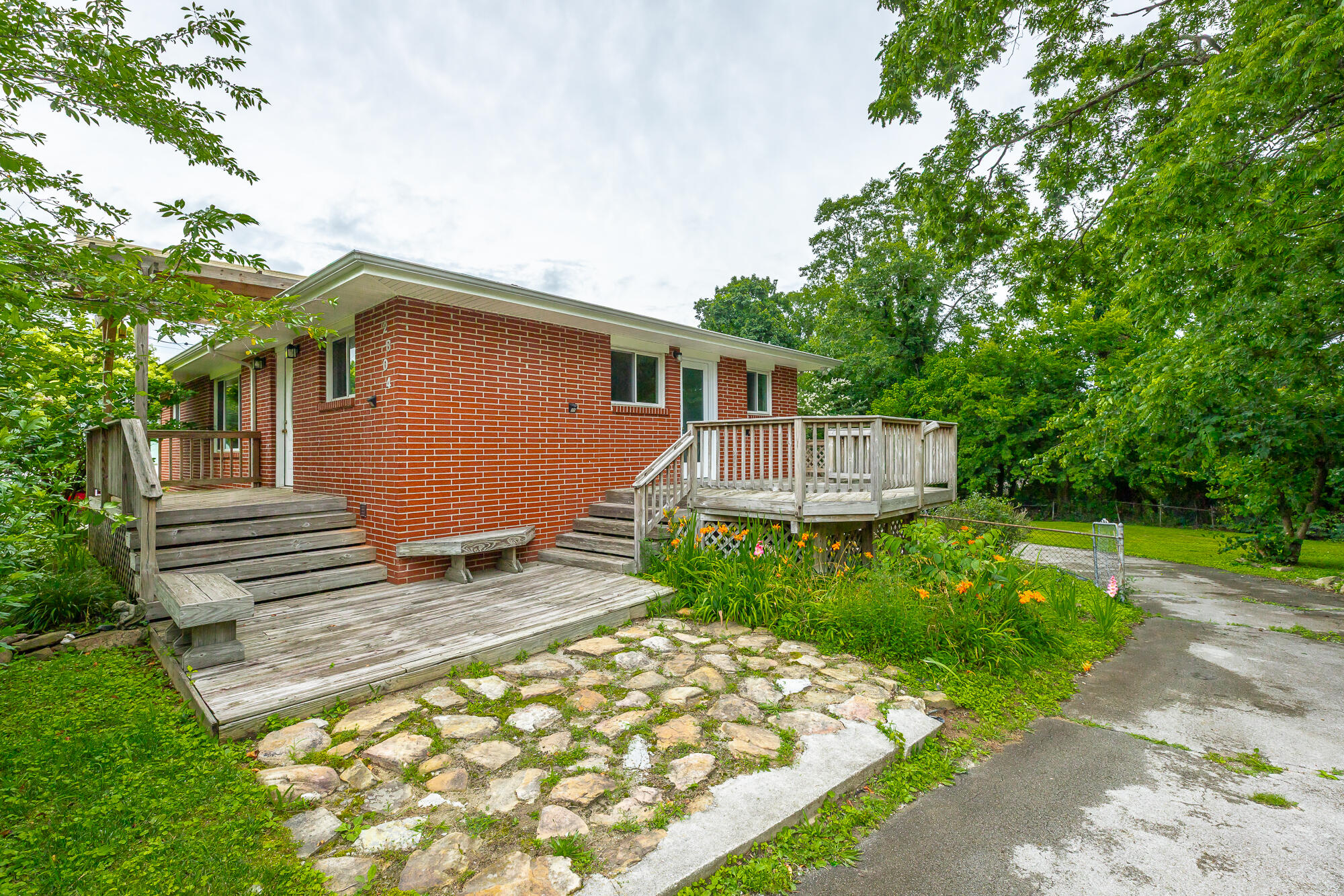 2804 Taft Highway