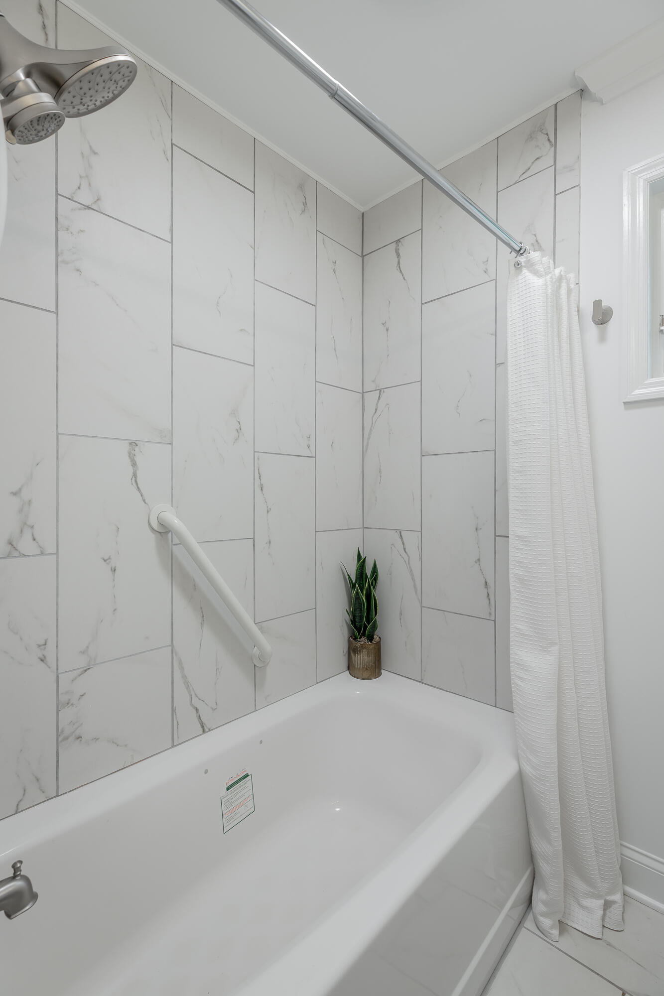 2804 Taft Highway