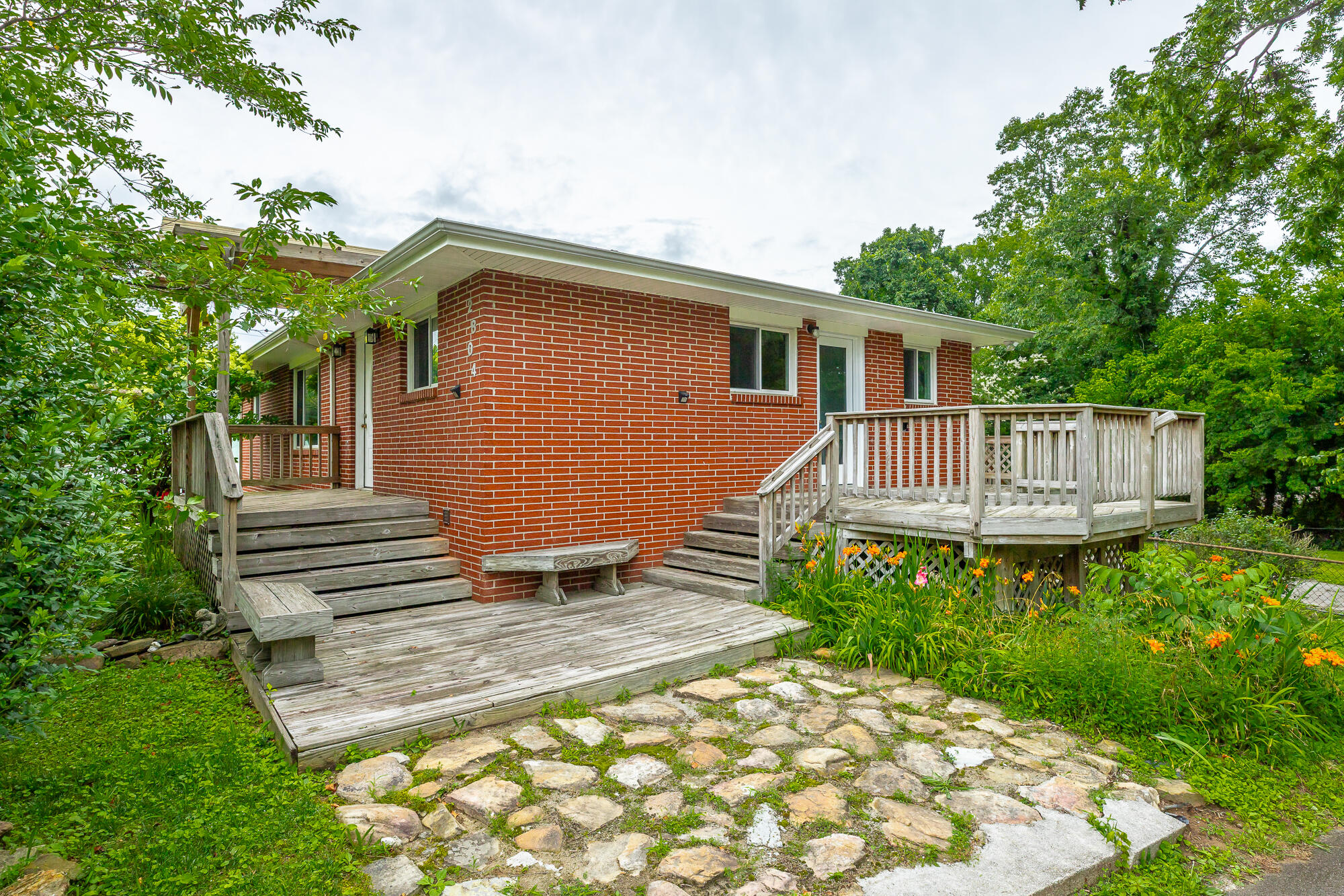 2804 Taft Highway