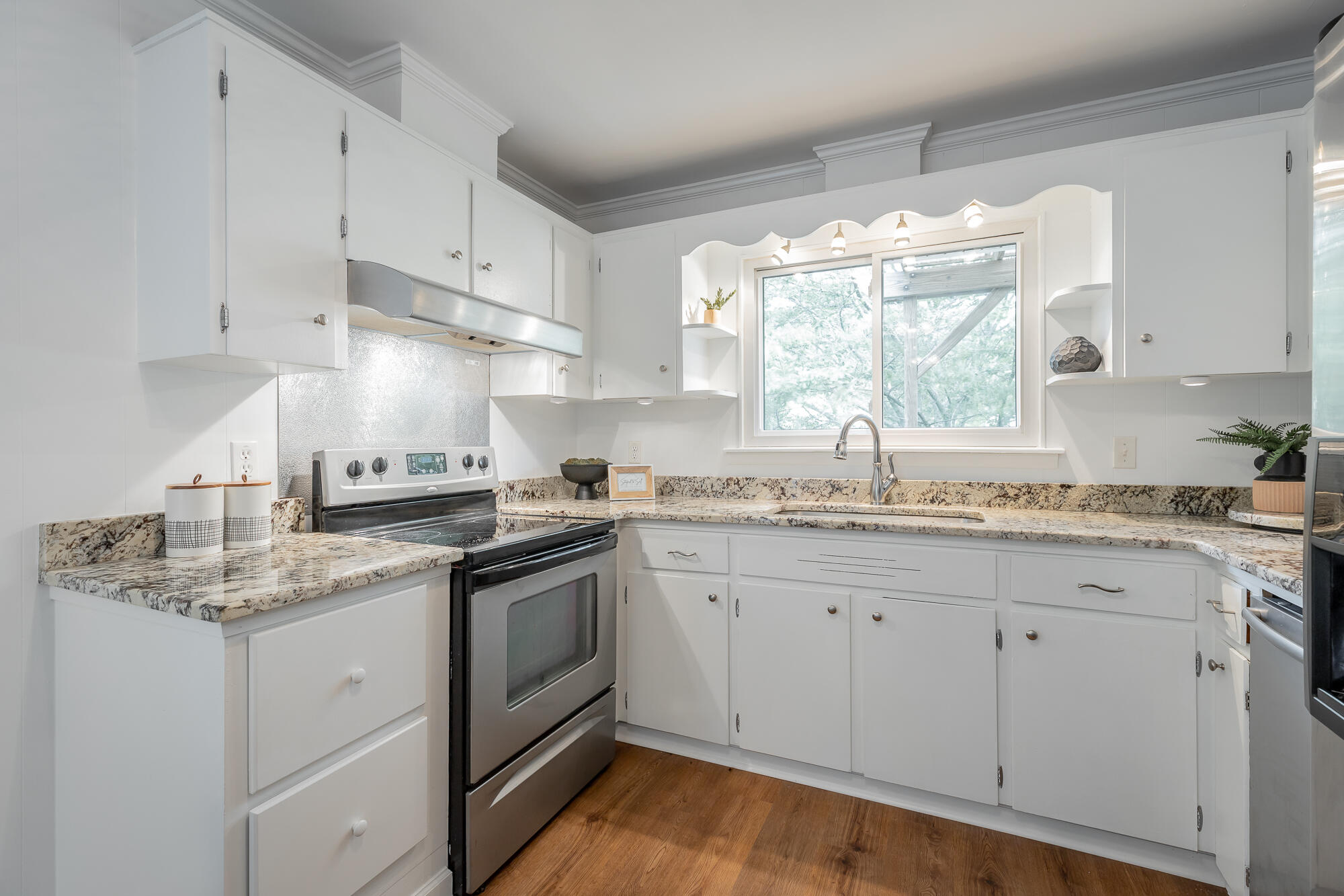 2804 Taft Highway