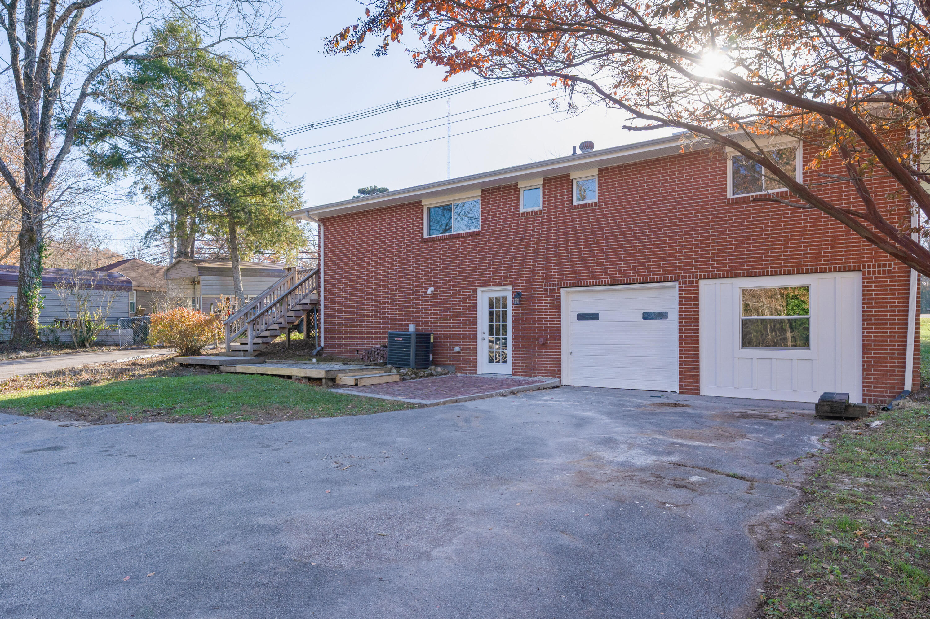 2804 Taft Highway