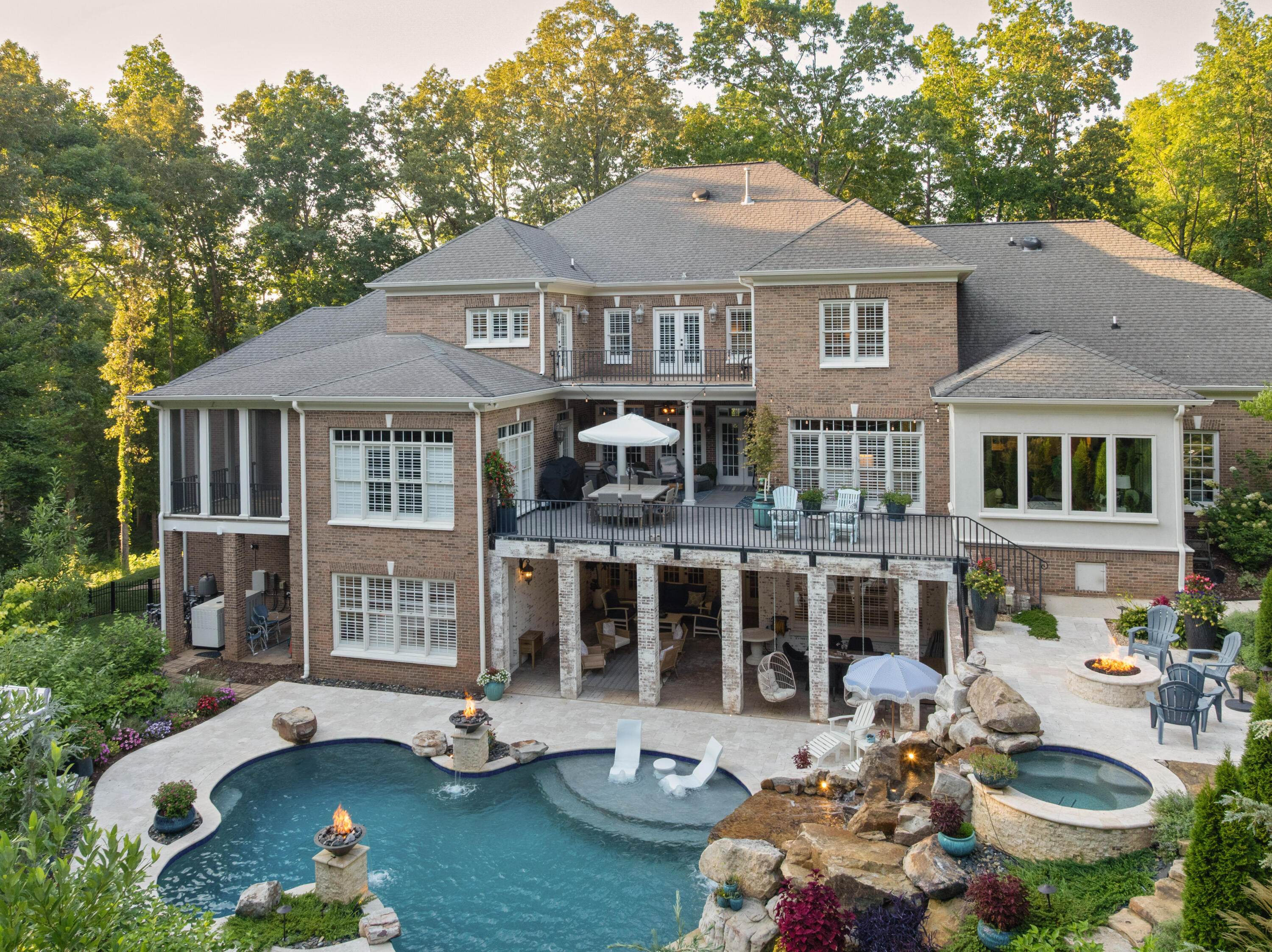 6803 Silver Cloud Cove