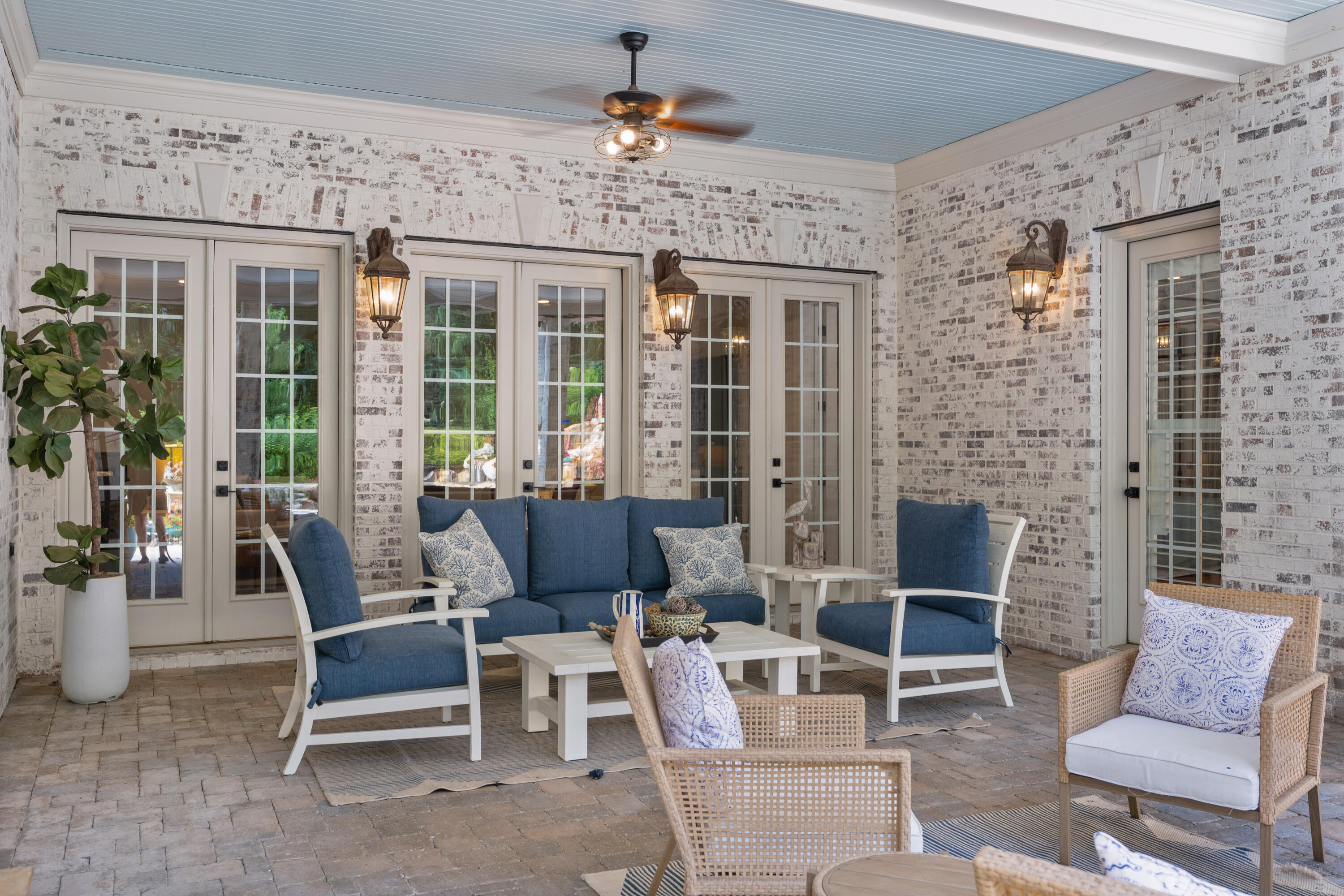 6803 Silver Cloud Cove