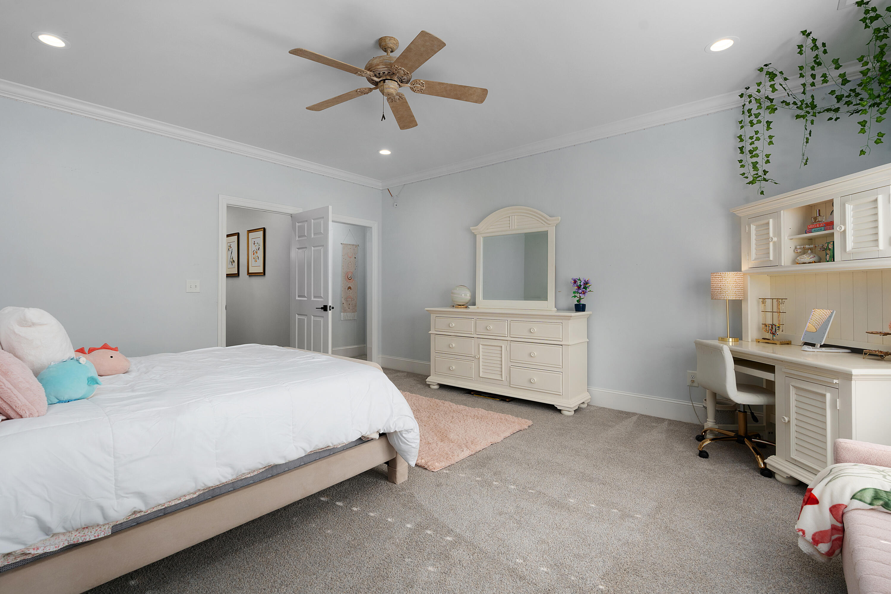 6803 Silver Cloud Cove