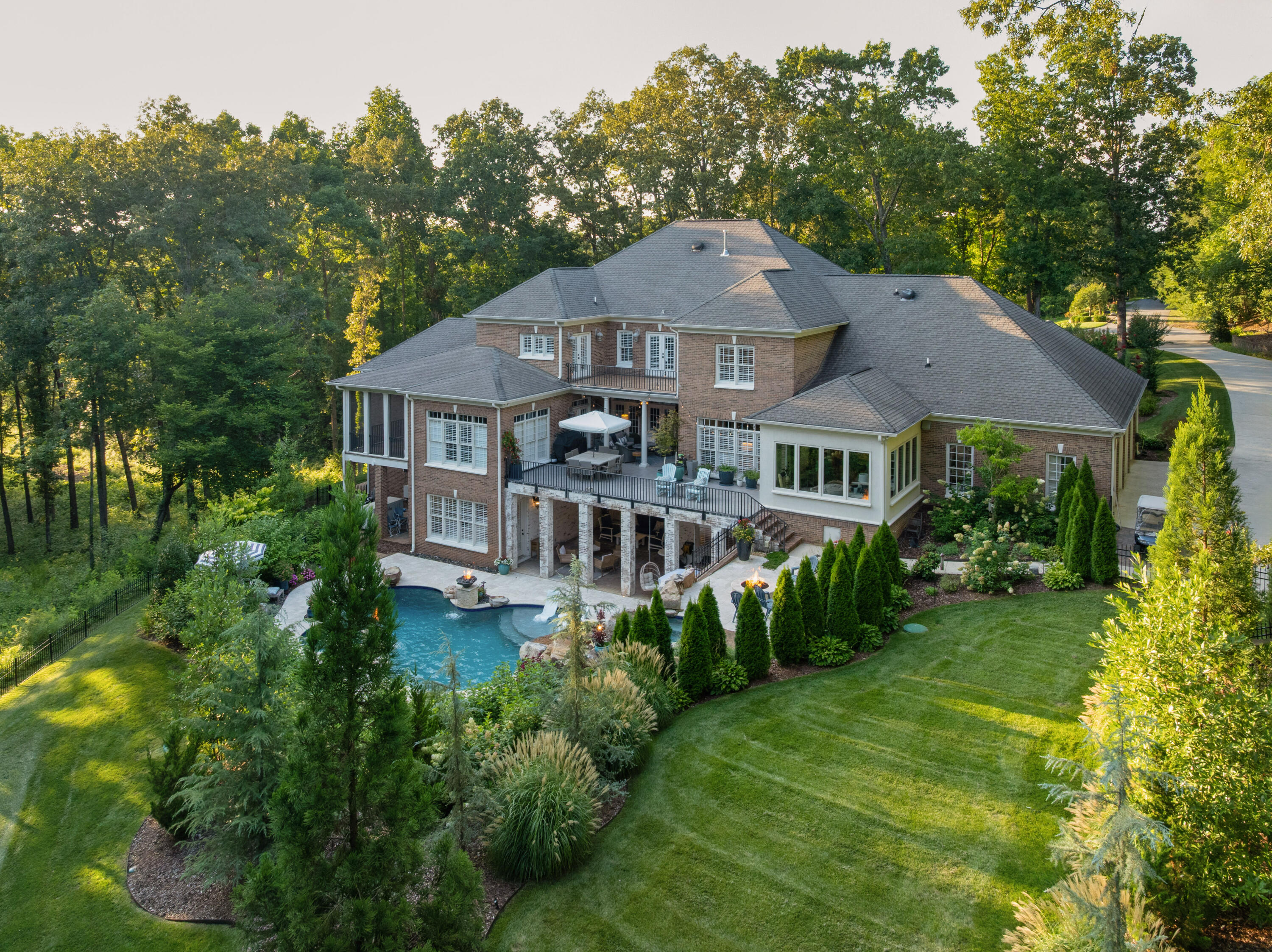 6803 Silver Cloud Cove