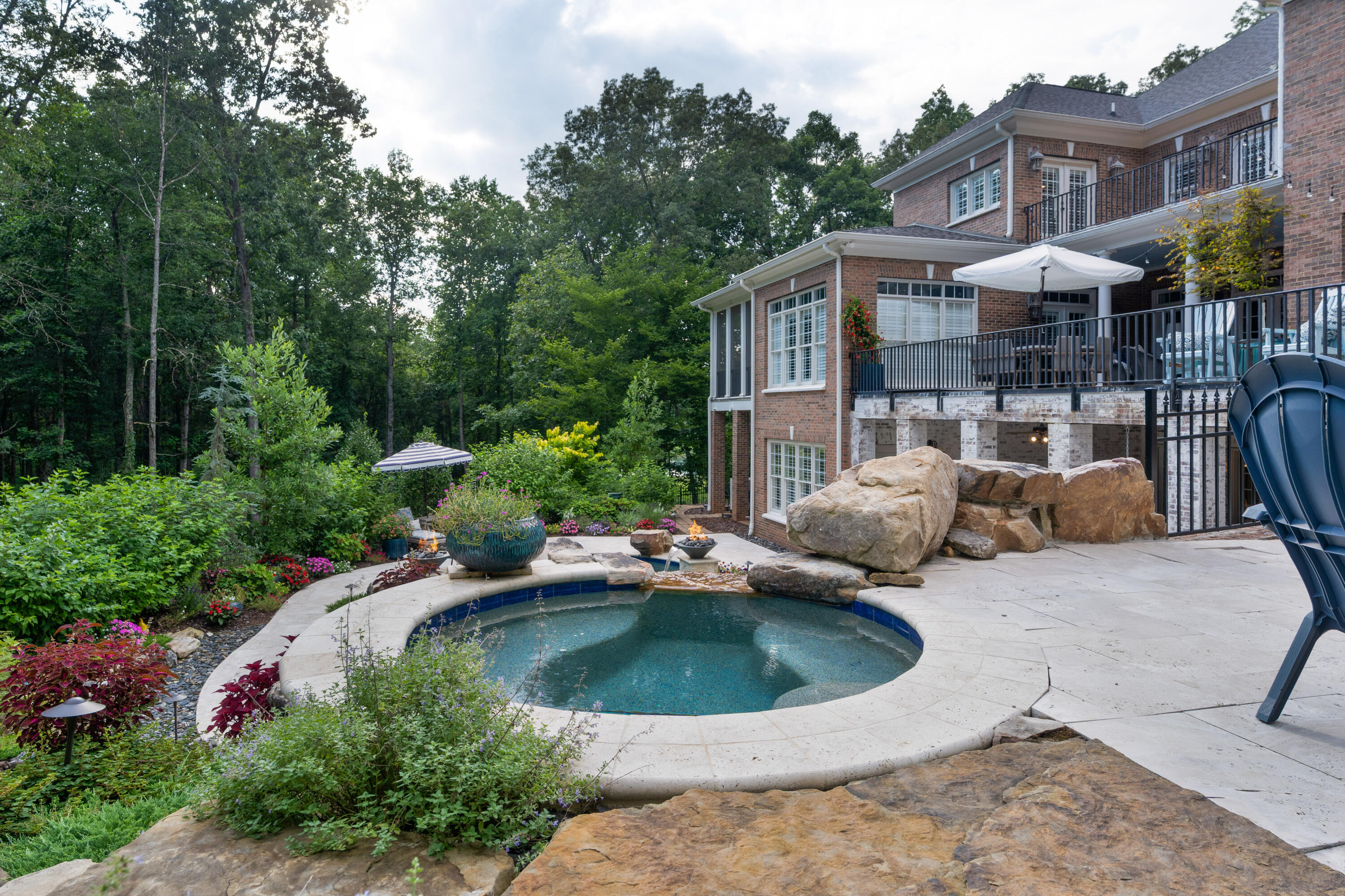 6803 Silver Cloud Cove