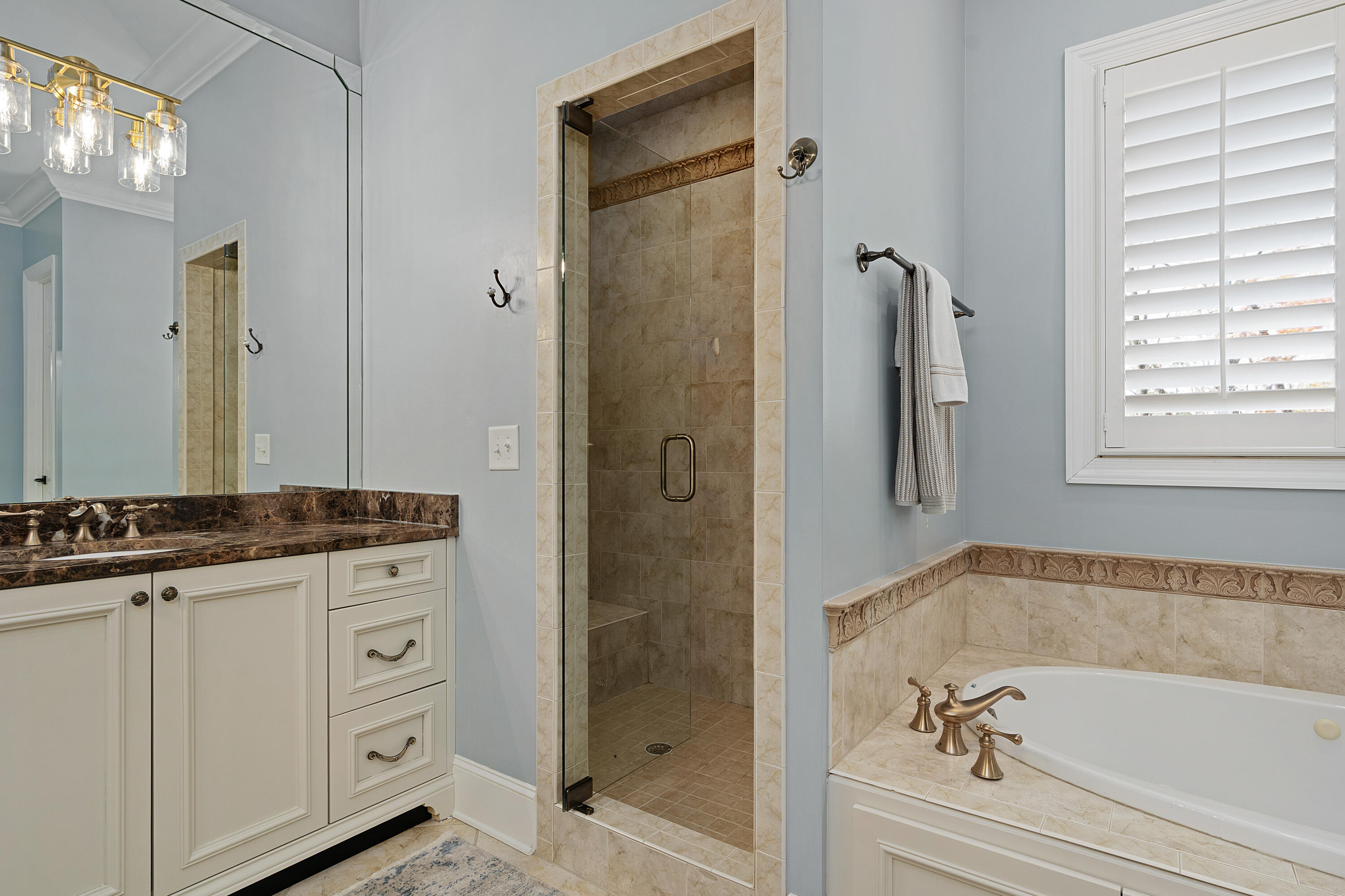 6803 Silver Cloud Cove