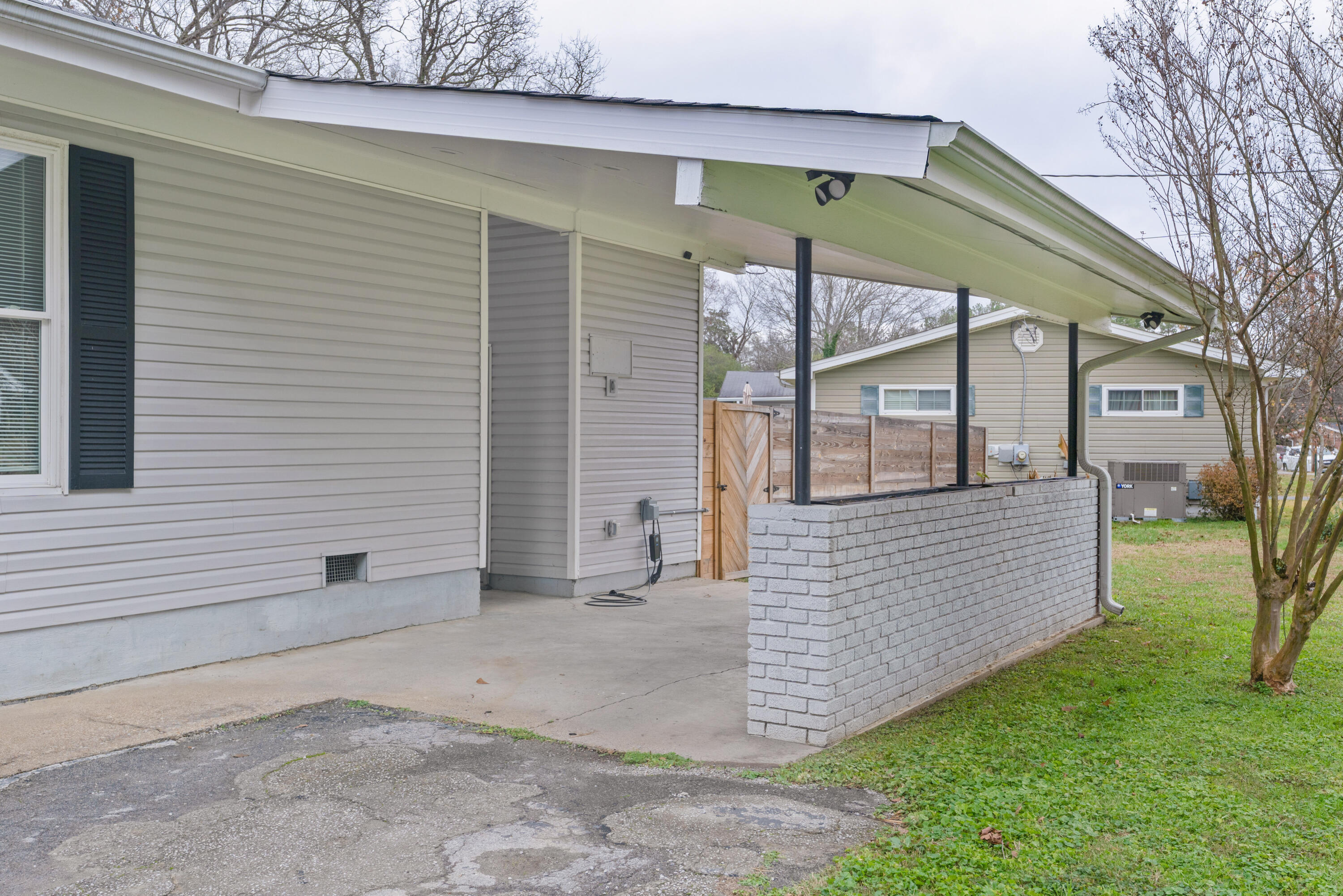 1329 Highland Way