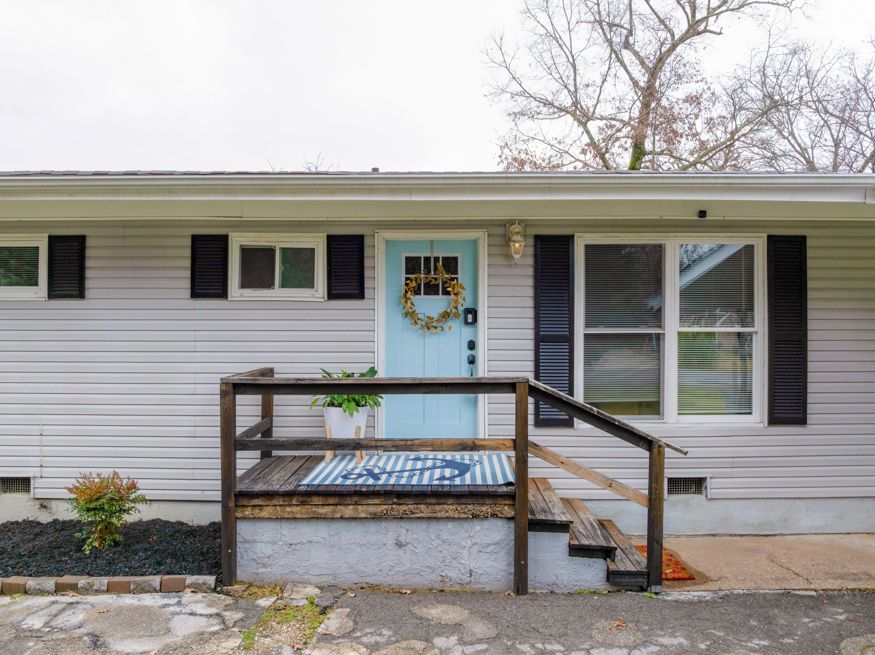 1329 Highland Way