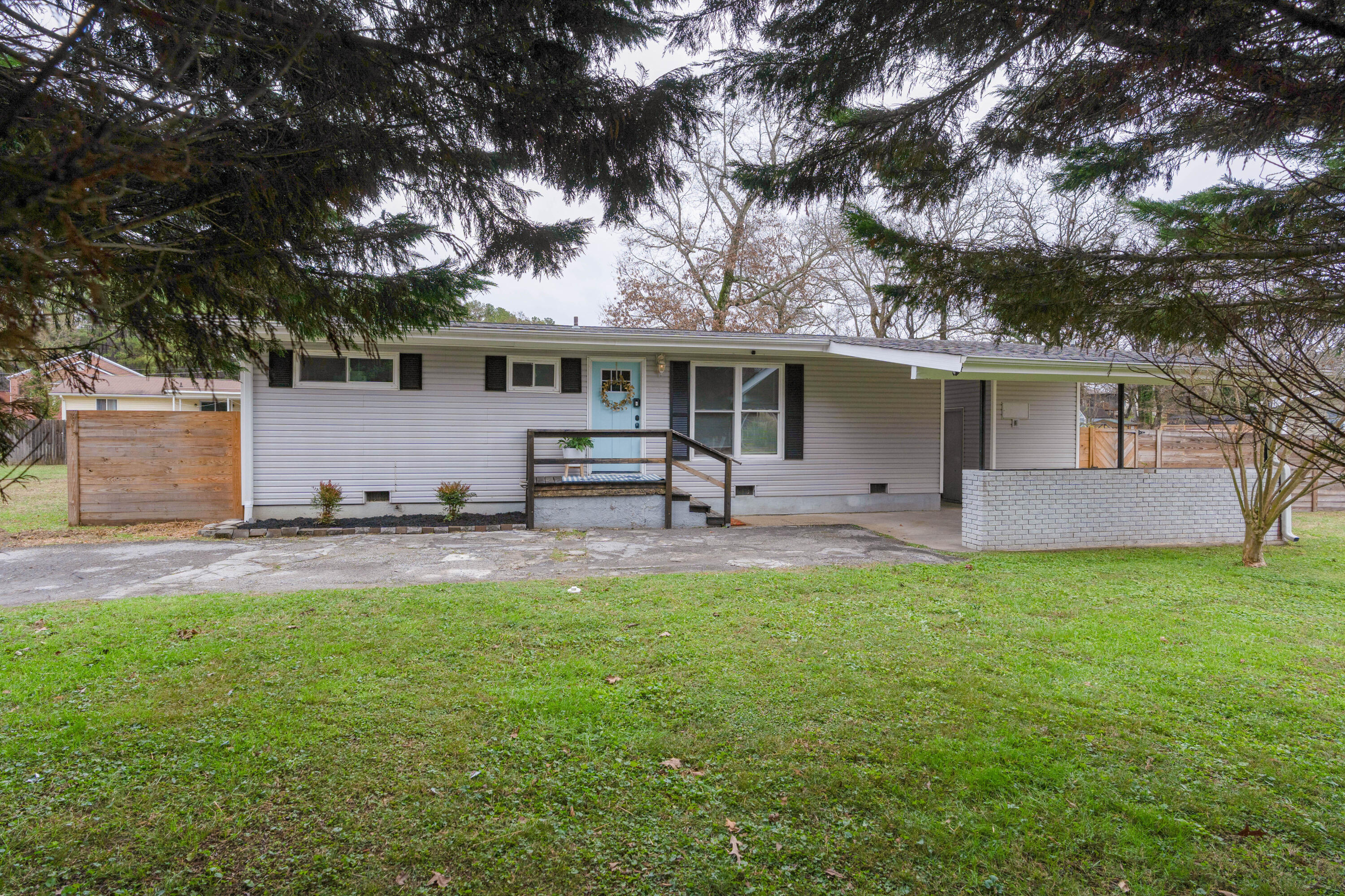 1329 Highland Way