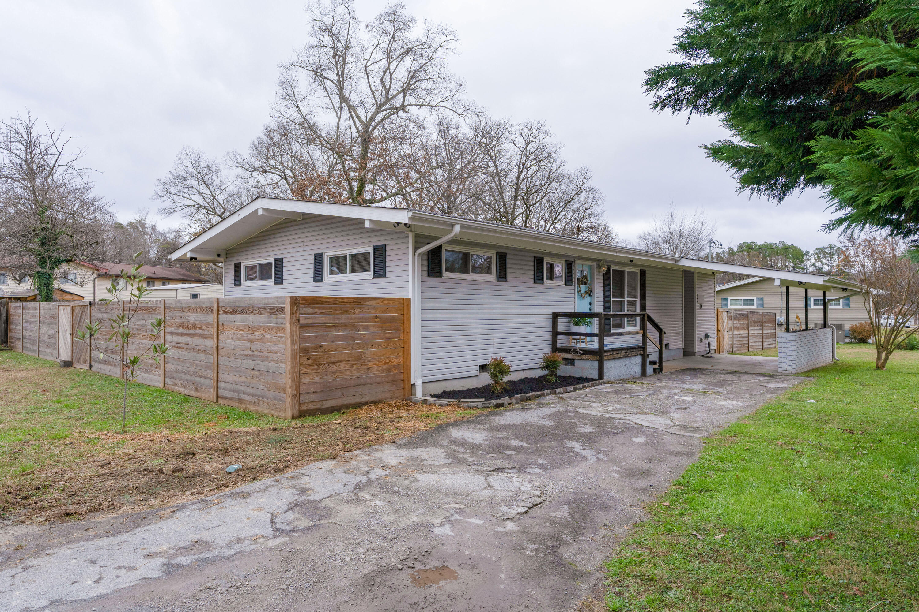 1329 Highland Way