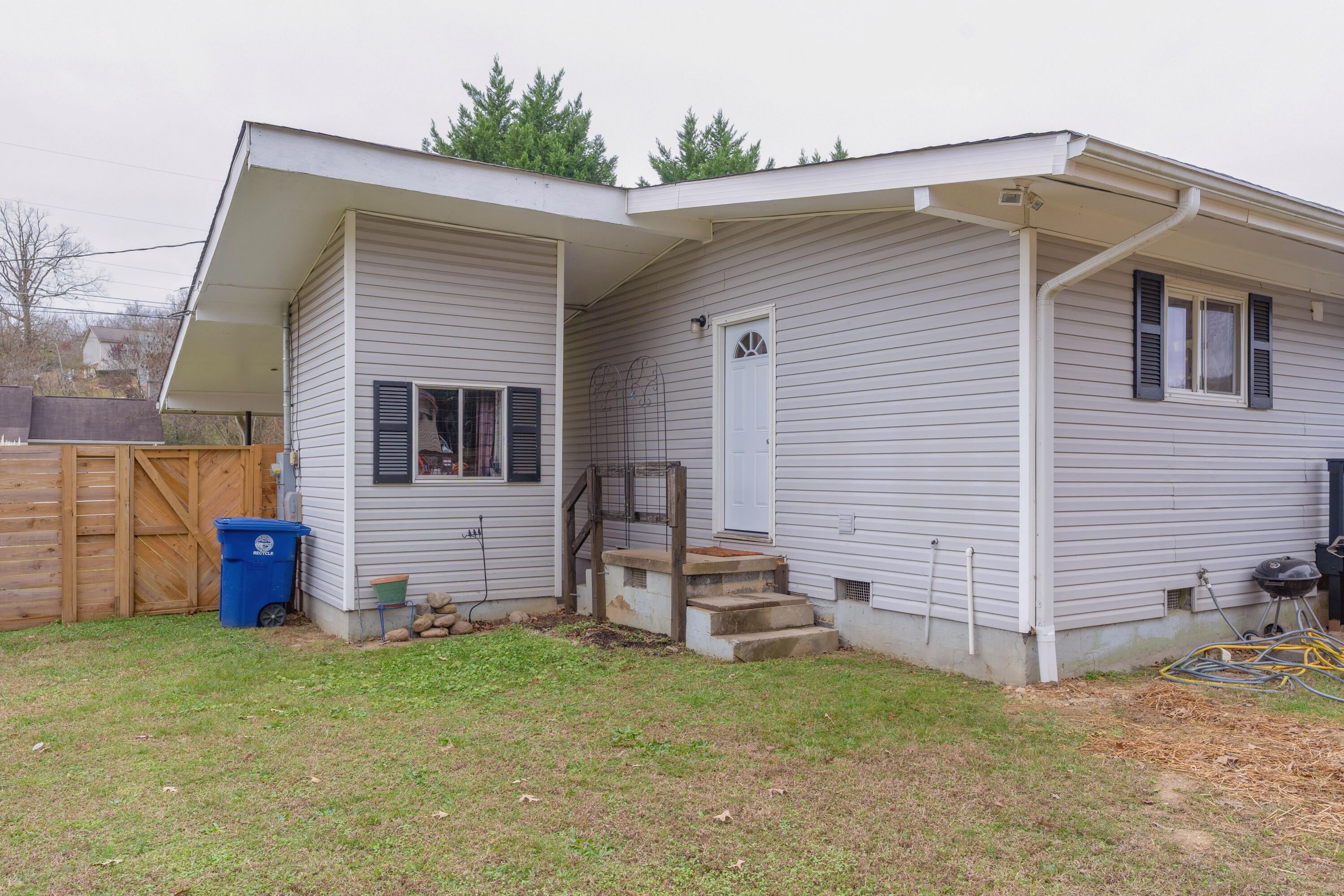 1329 Highland Way