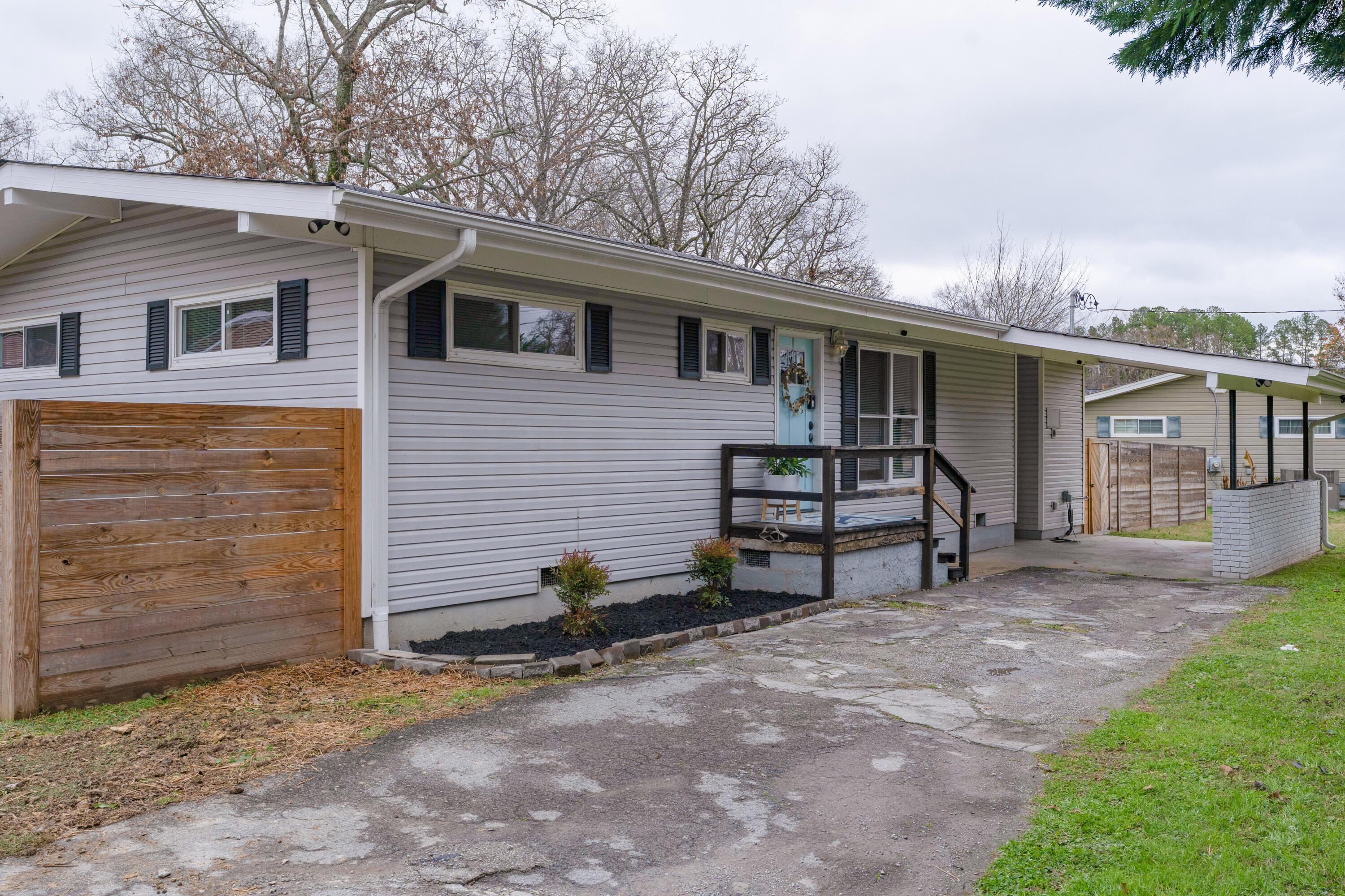 1329 Highland Way