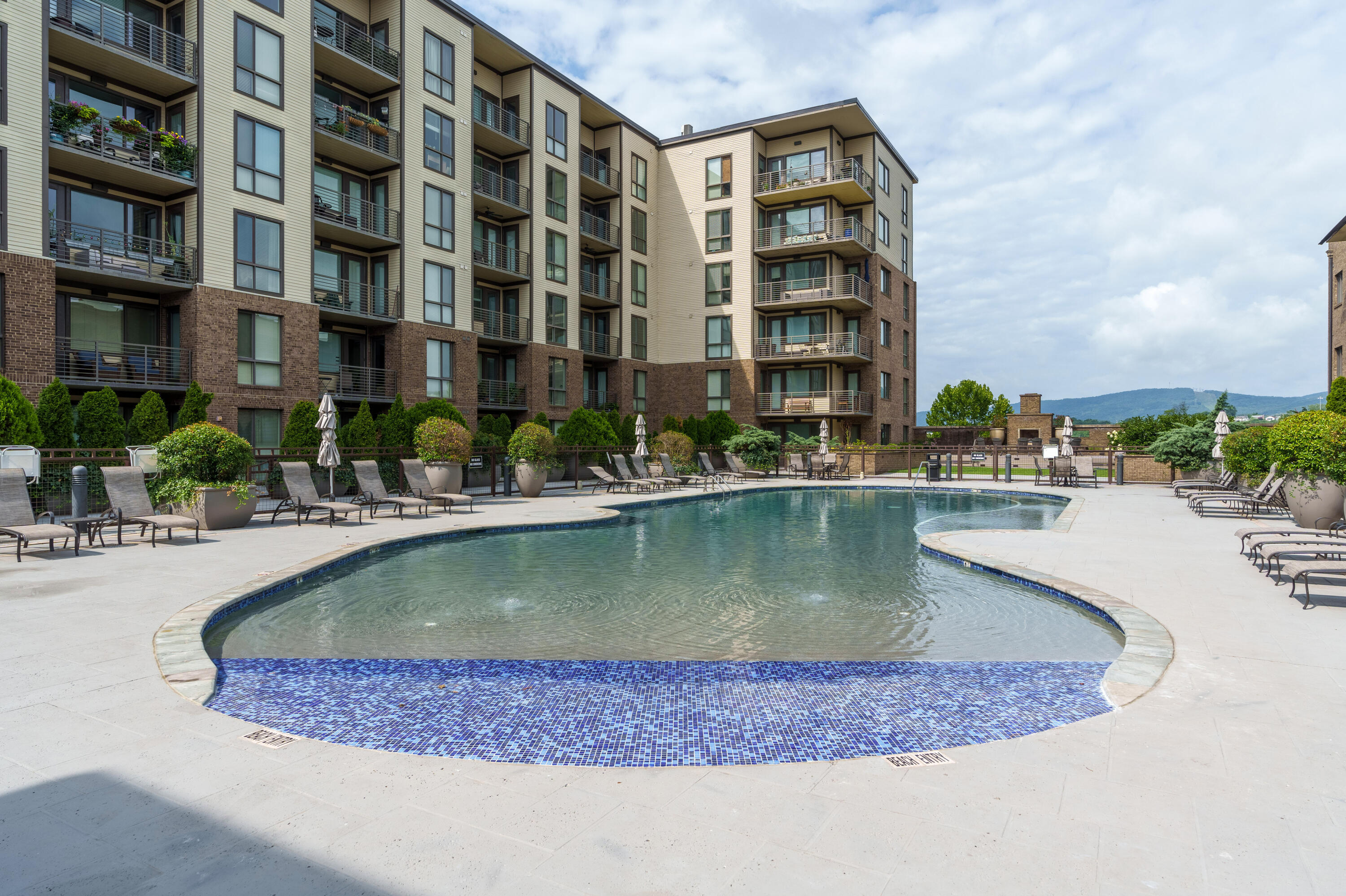 200 Manufacturers Road, Apt 445
