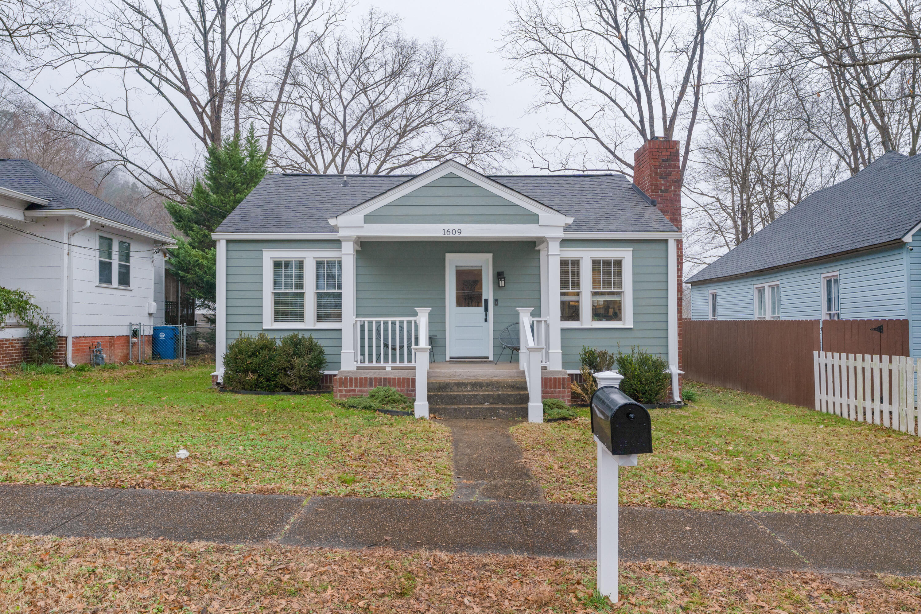 1609 W 51st Street