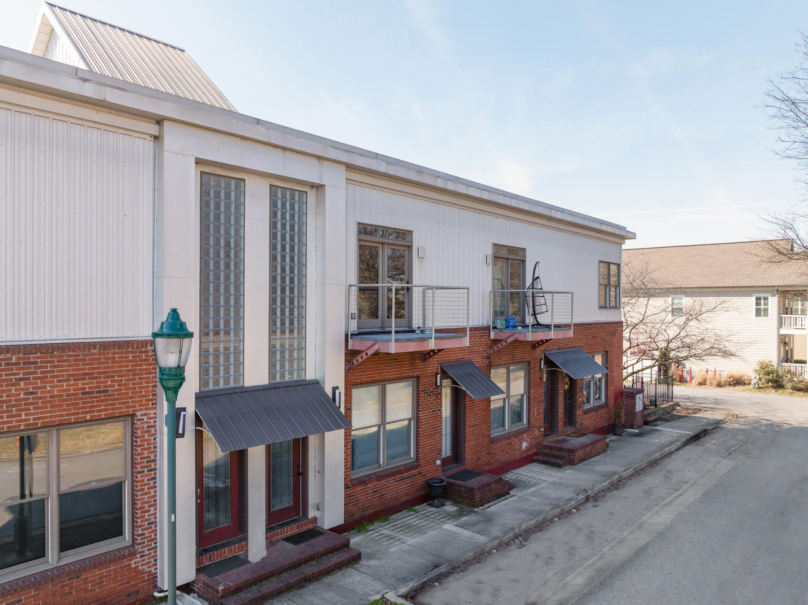 8 W 17th Street