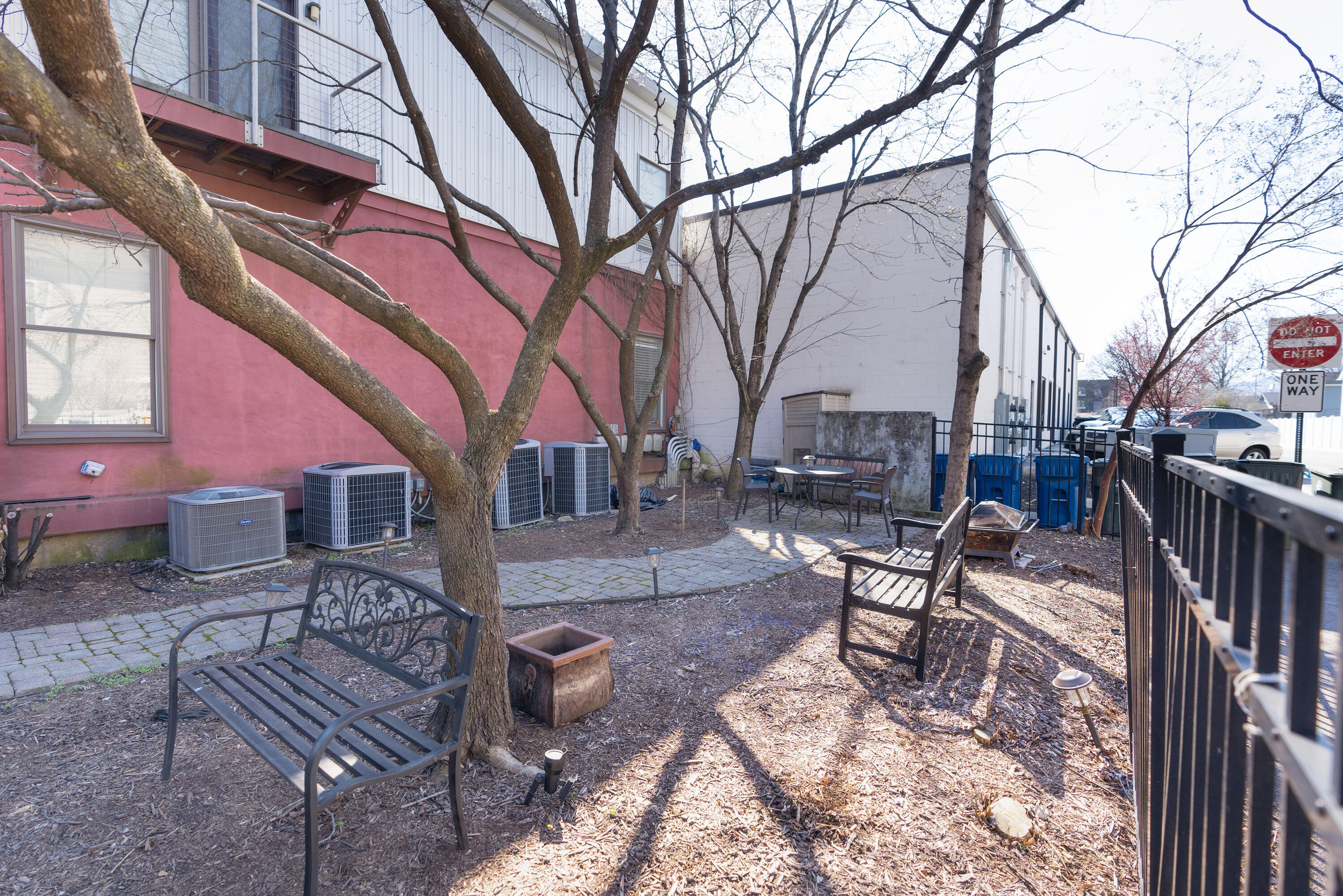 8 W 17th Street