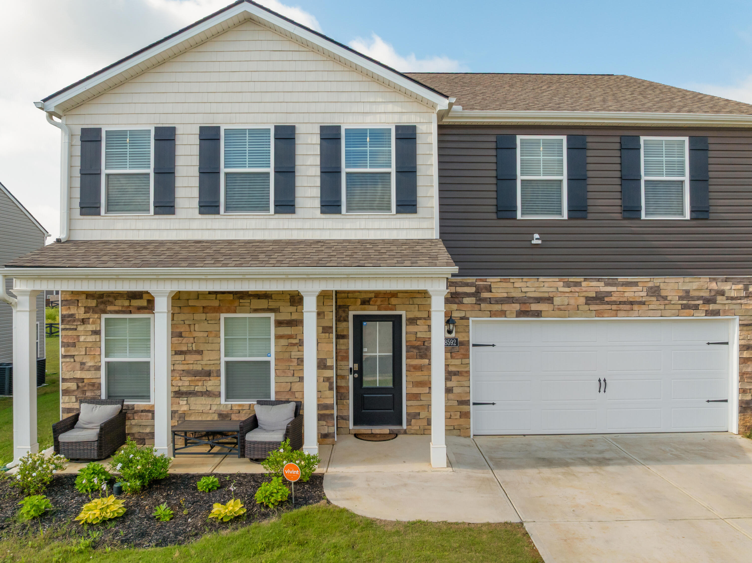 8592 Raspberry Way