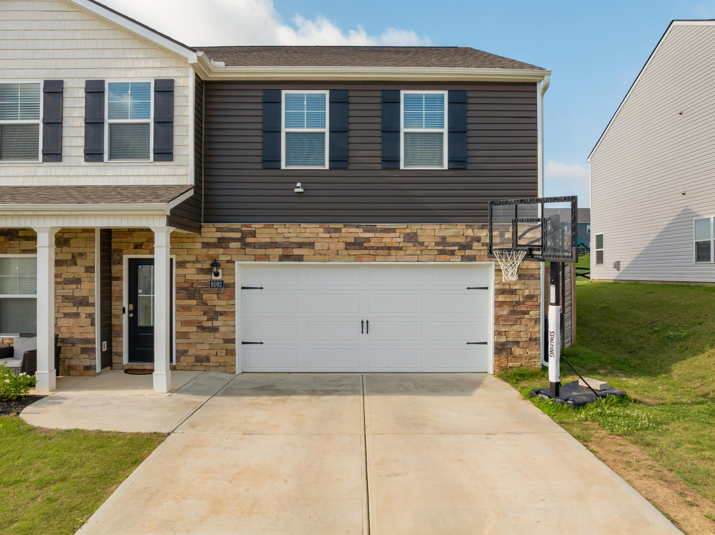 8592 Raspberry Way