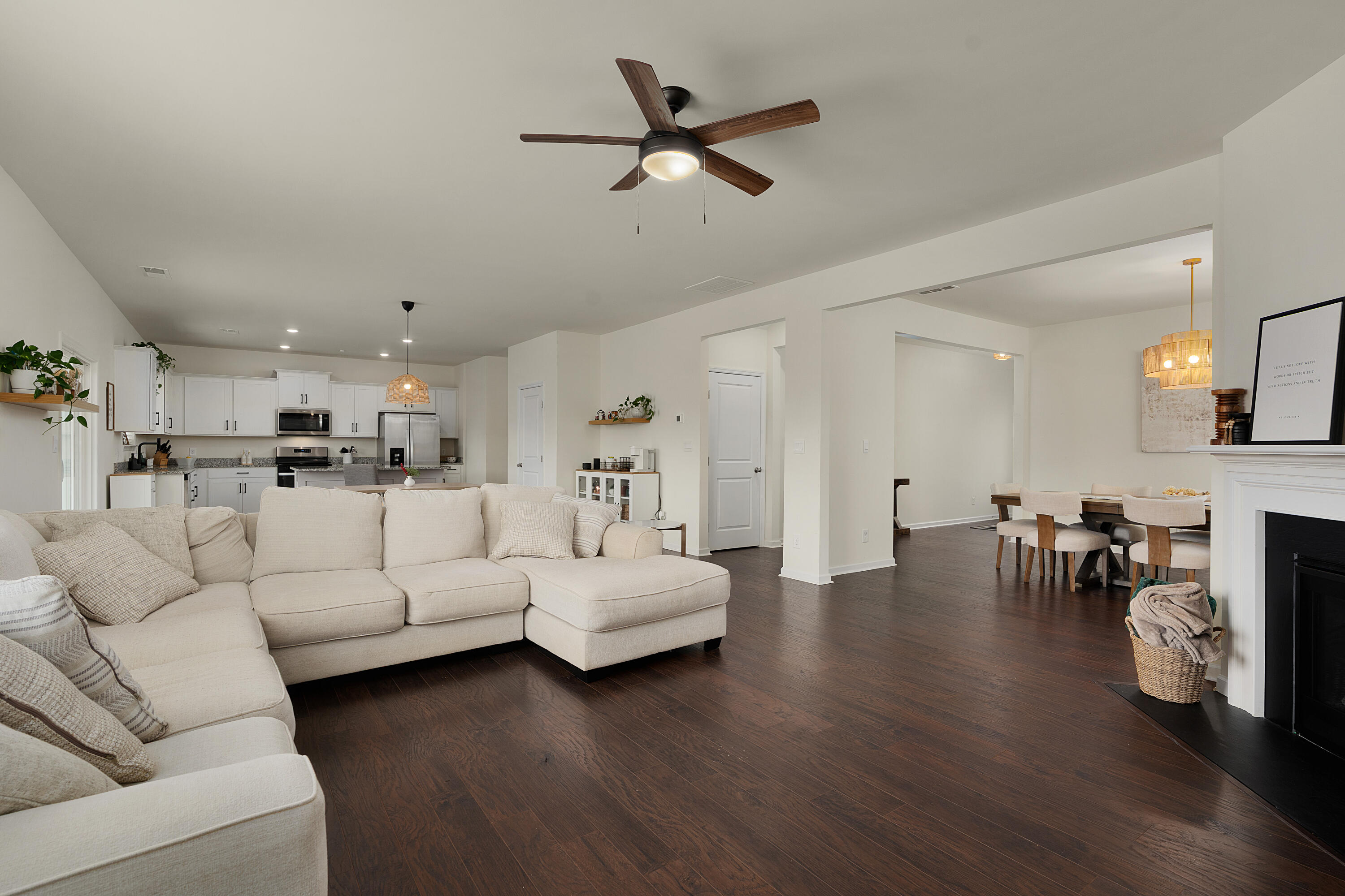 8592 Raspberry Way