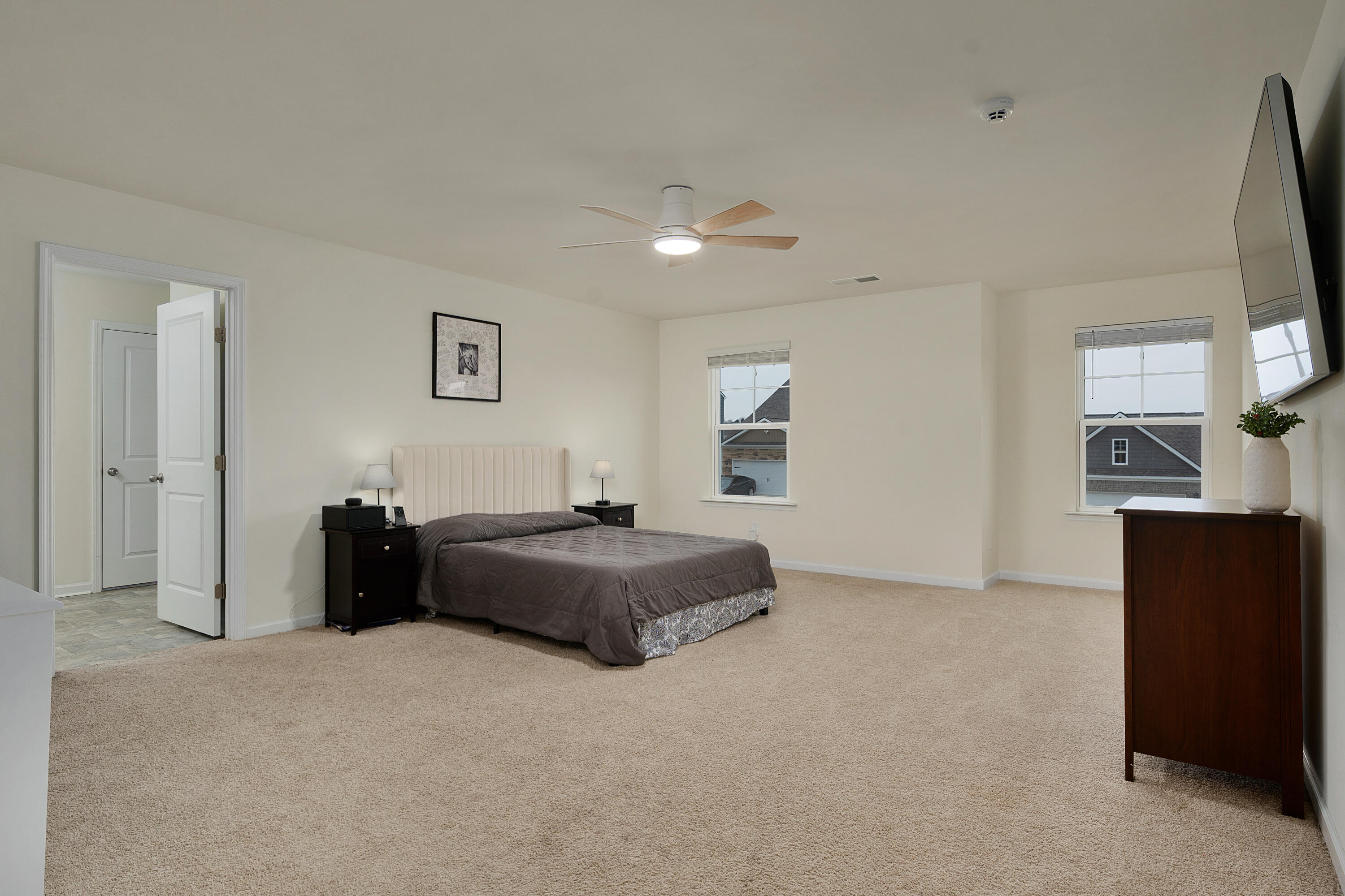 8592 Raspberry Way