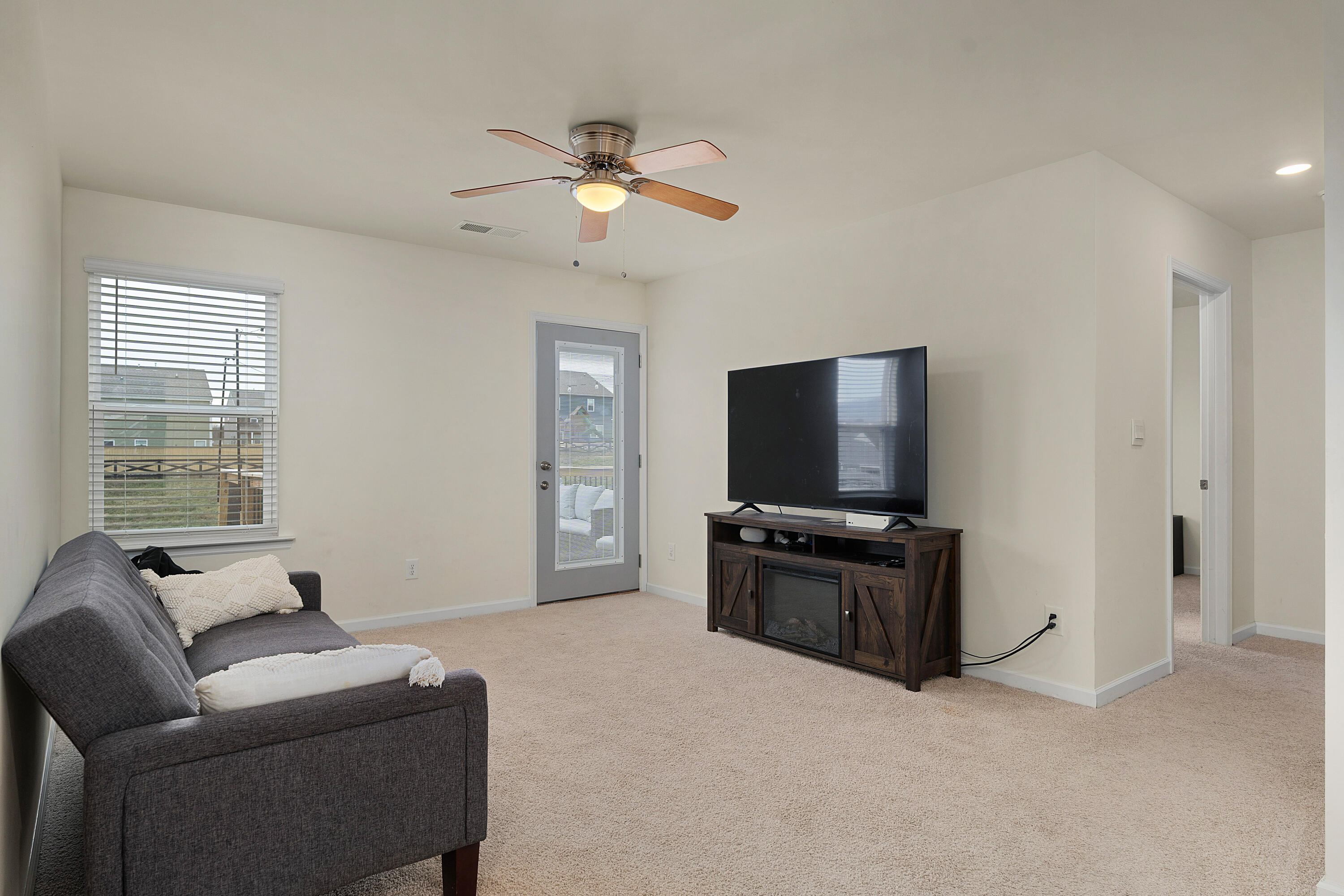 8592 Raspberry Way