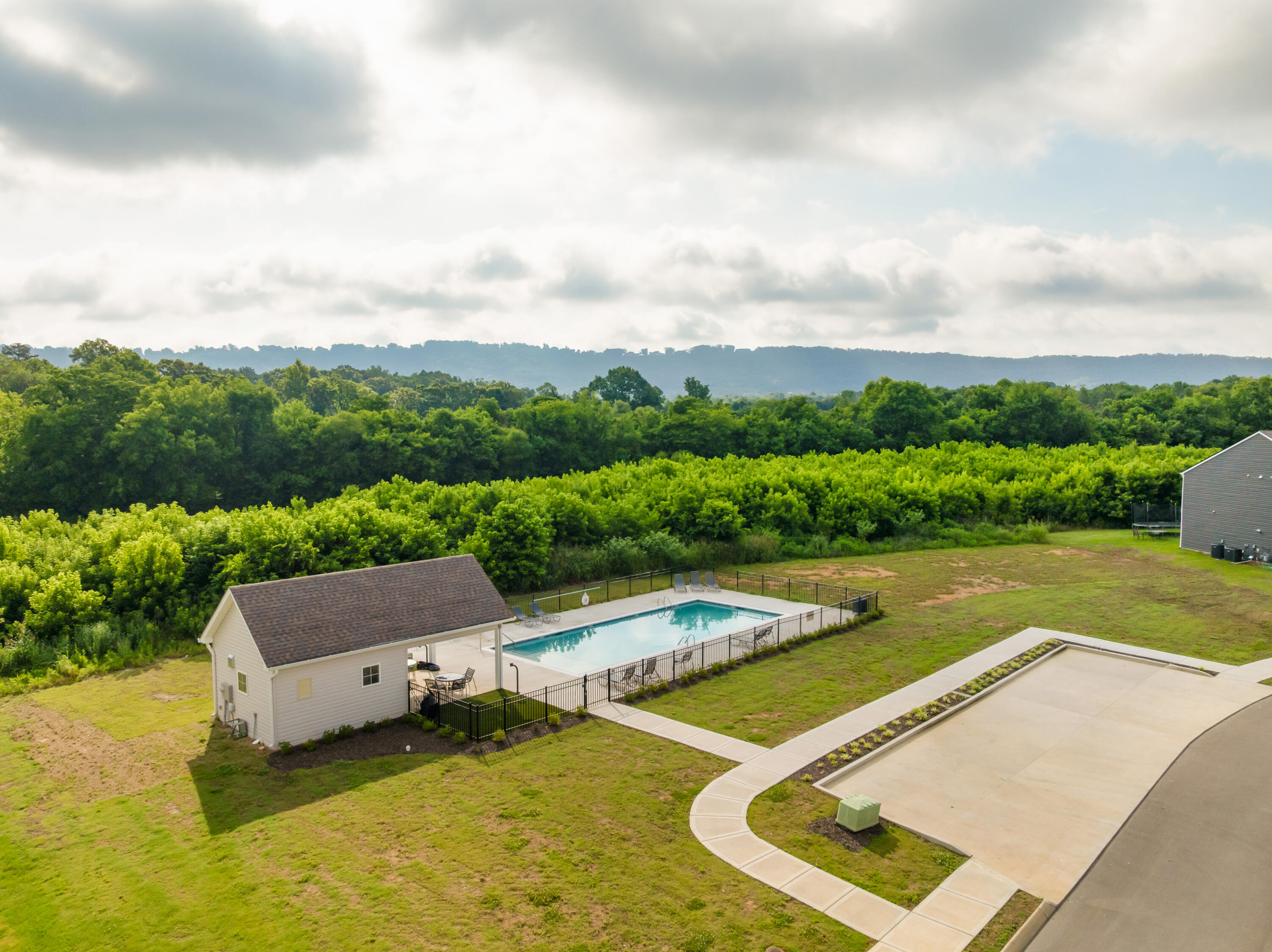 8592 Raspberry Way