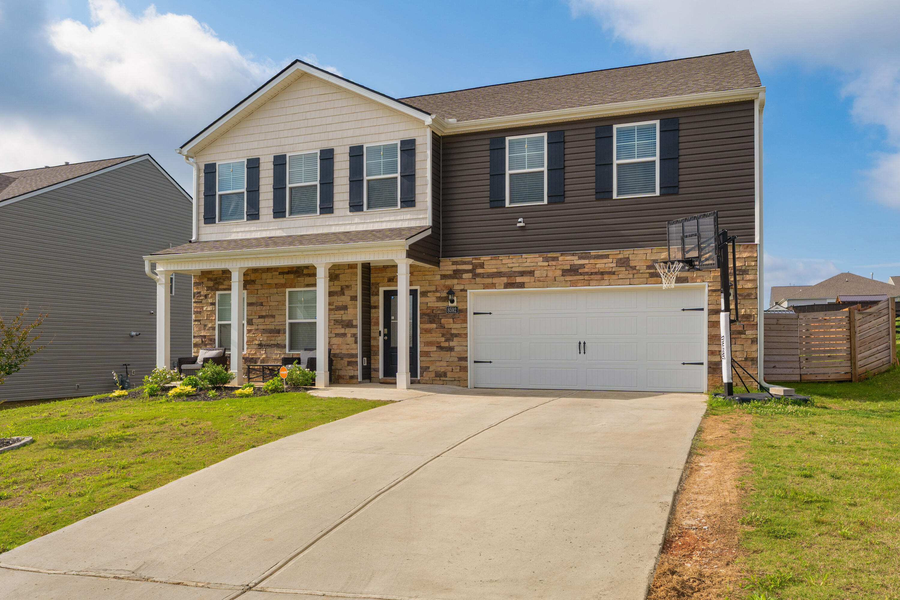 8592 Raspberry Way