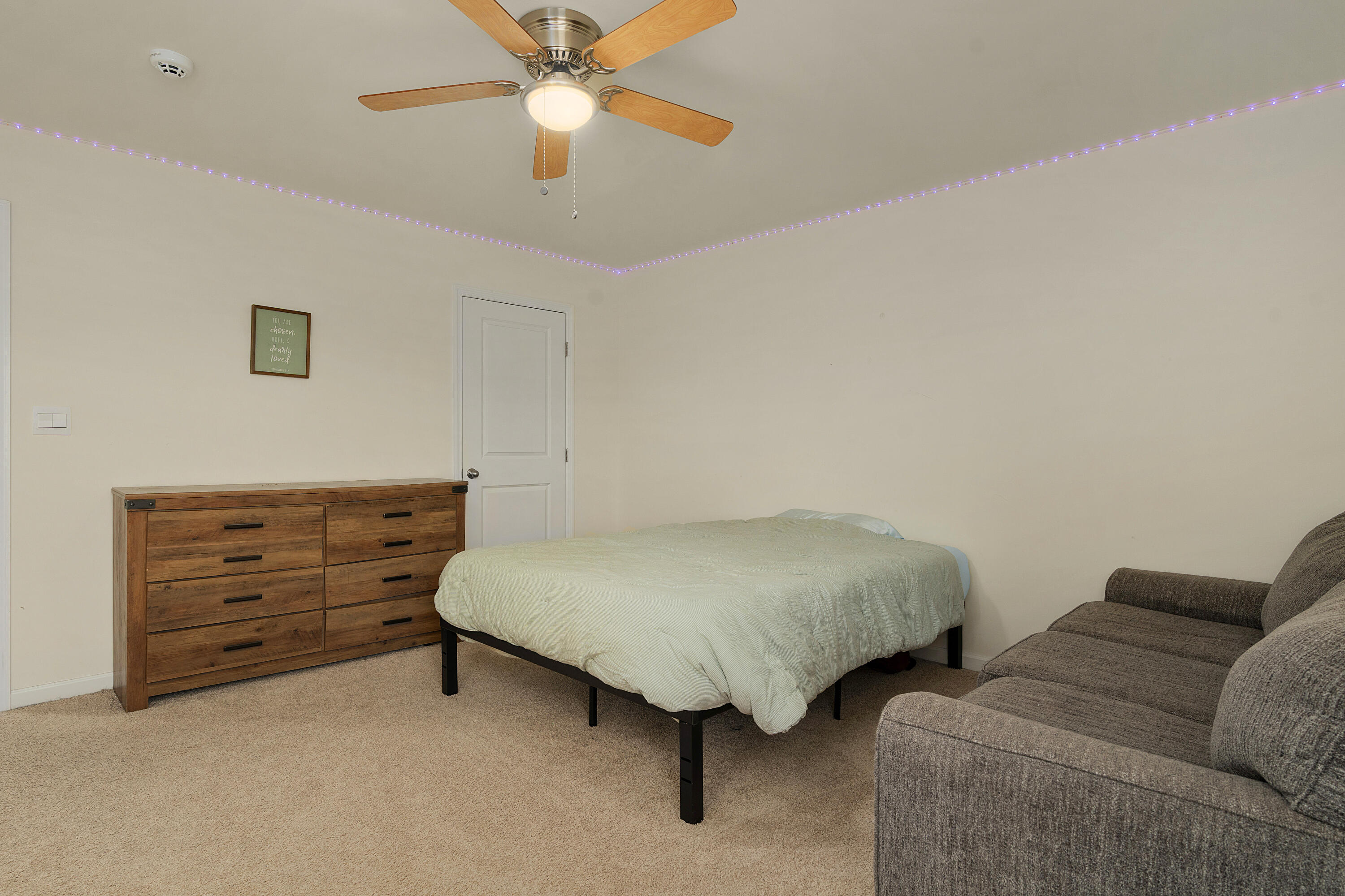 8592 Raspberry Way