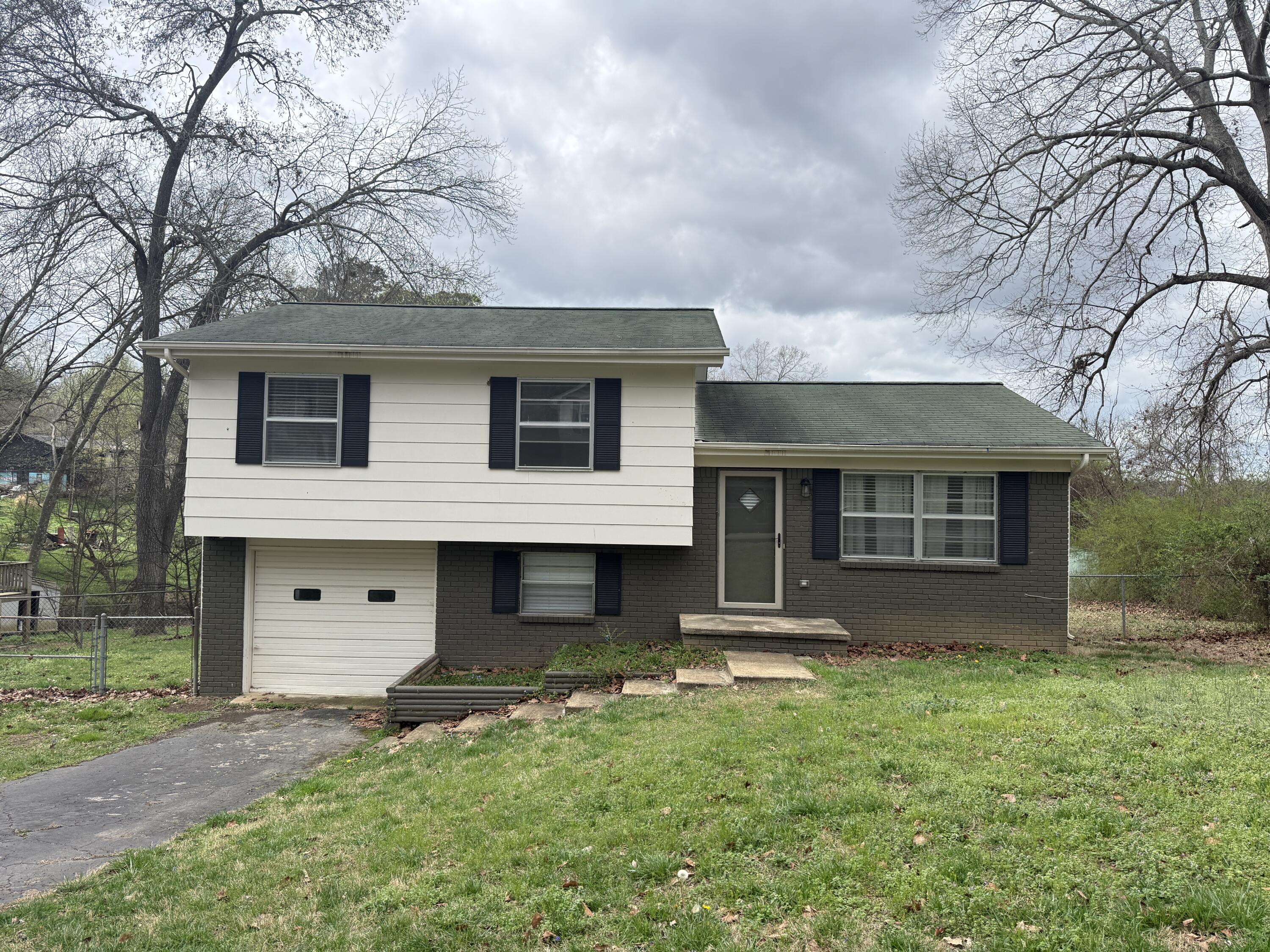 5903 Stonewall Drive