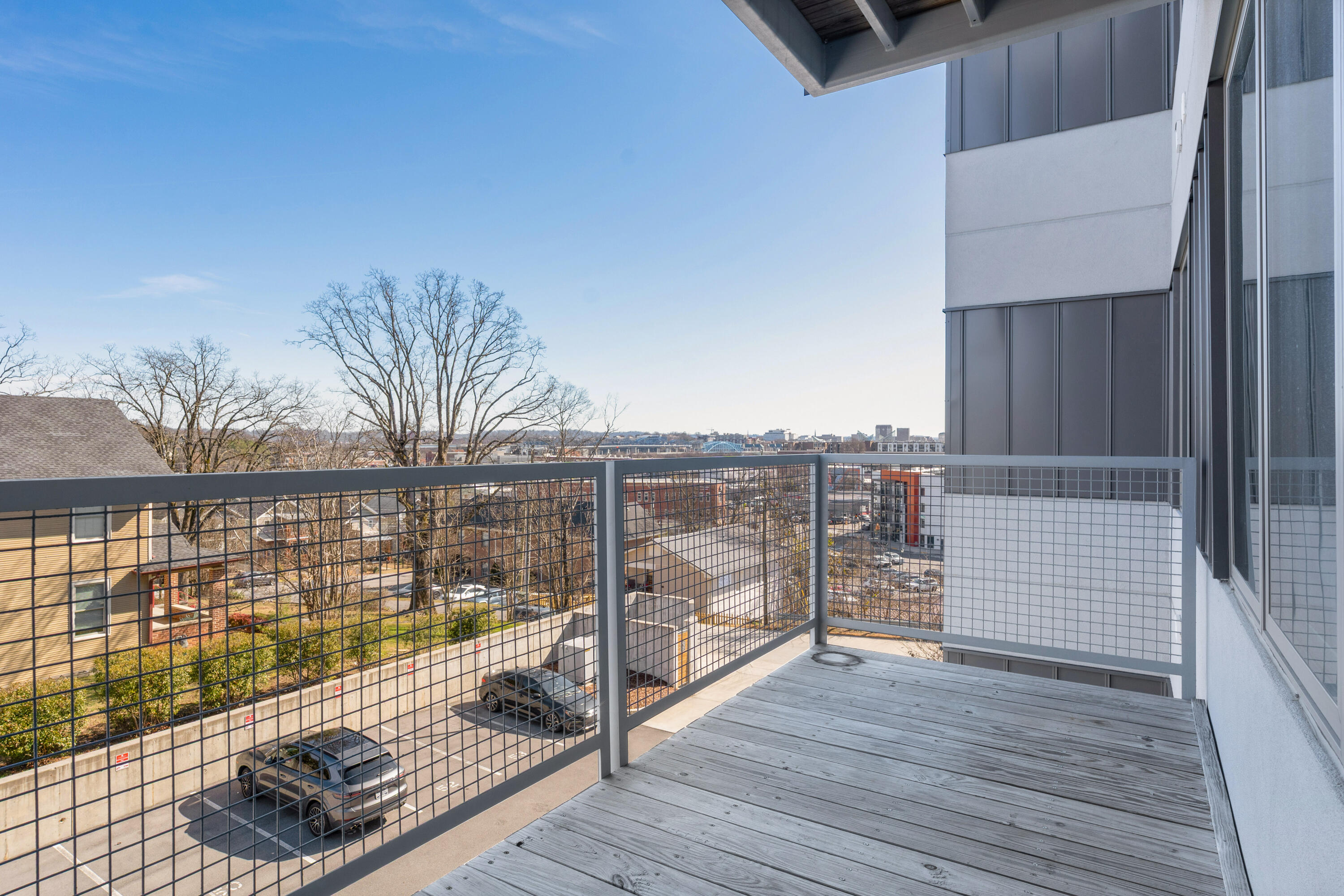 411 Fairpoint Street, 306