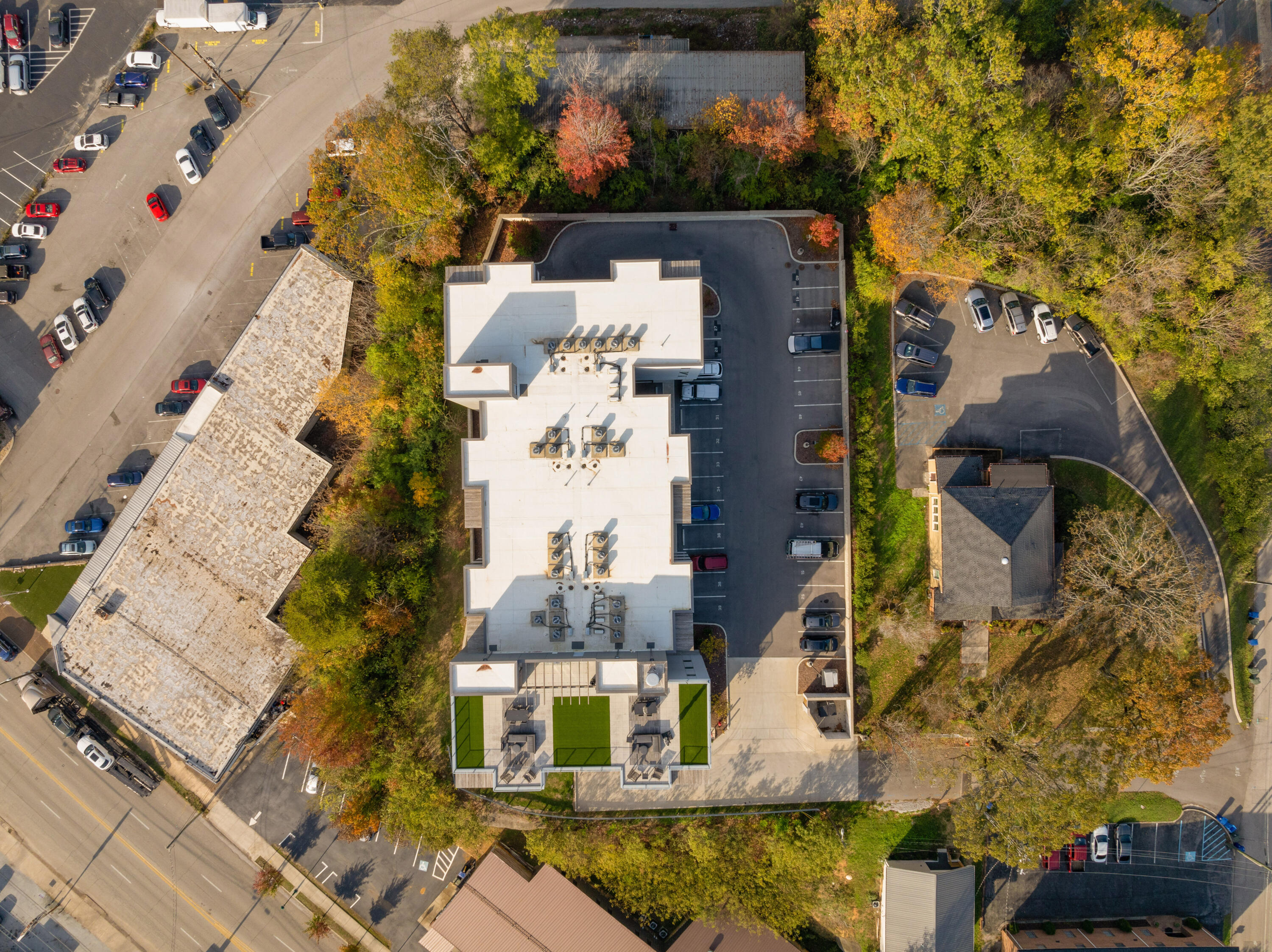 411 Fairpoint Street, 306