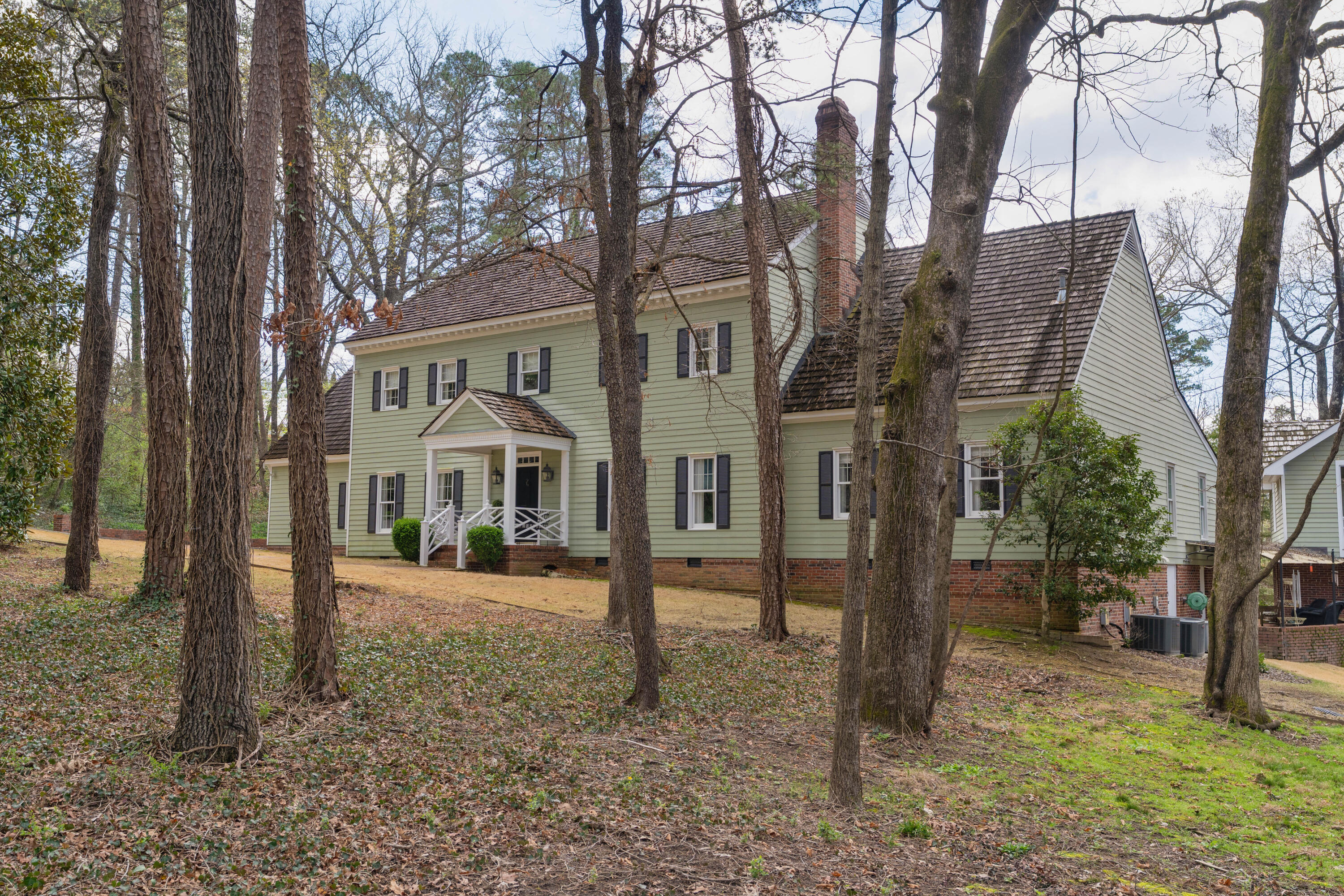 1301 Woodhill Drive
